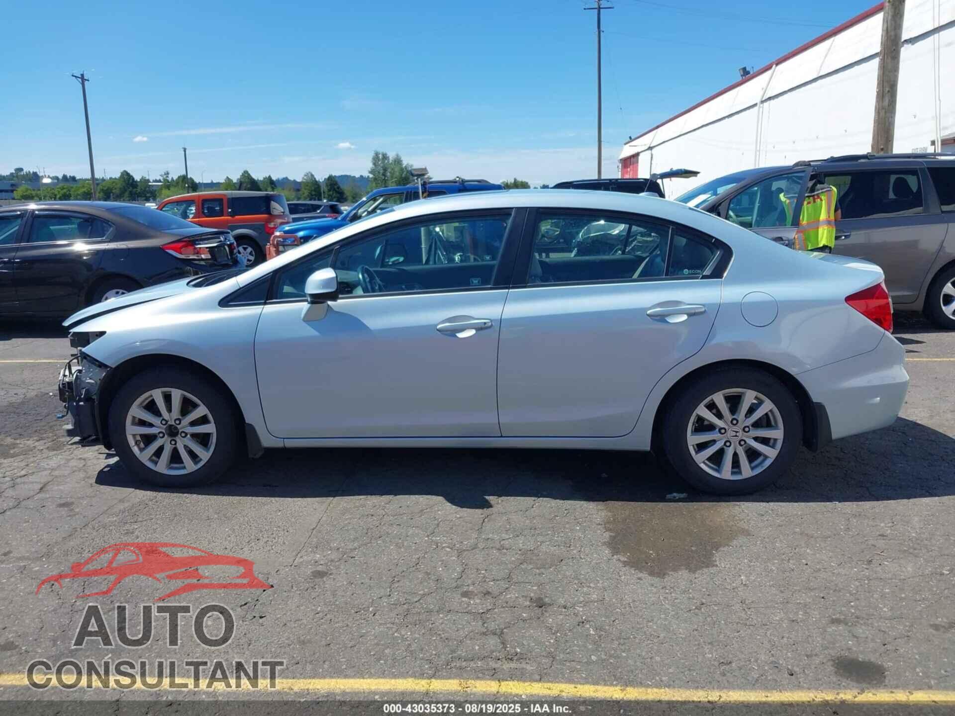 HONDA CIVIC 2012 - 2HGFB2F99CH505820