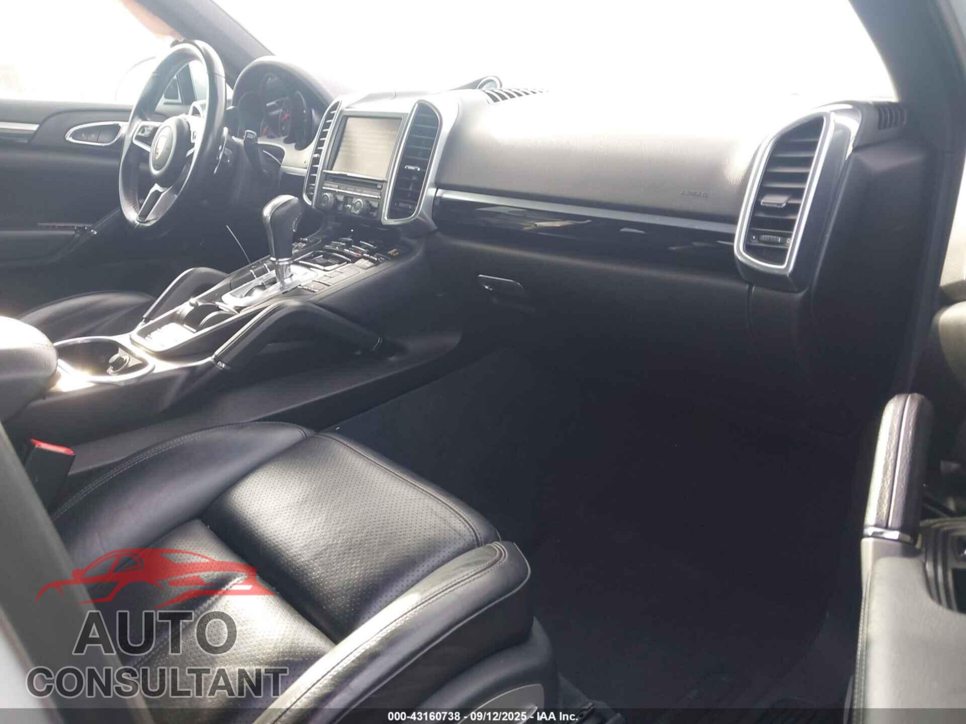 PORSCHE CAYENNE 2016 - WP1AA2A21GLA11027