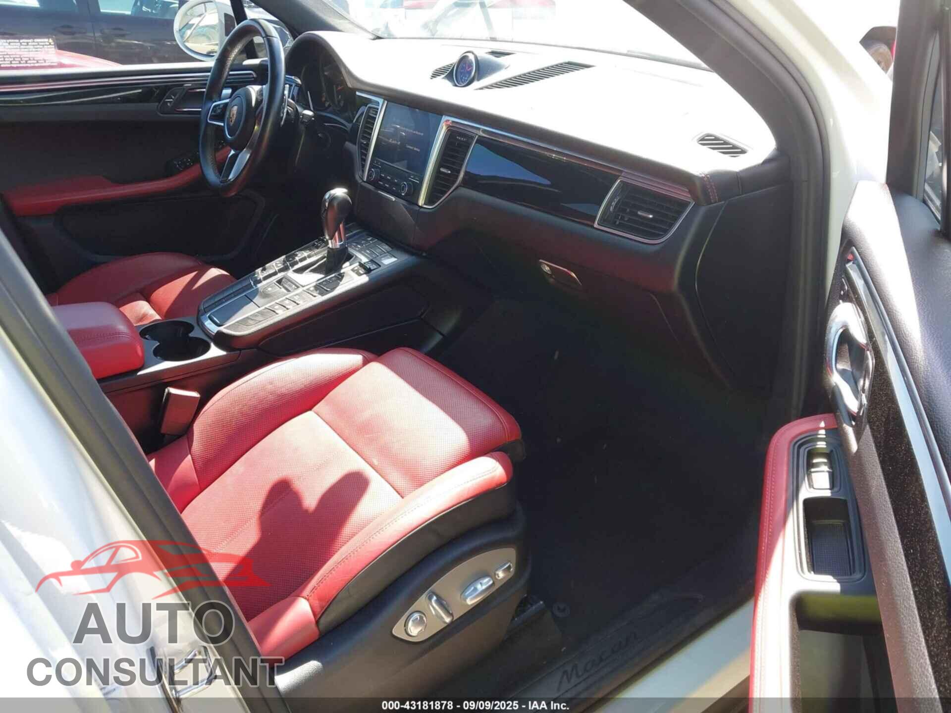 PORSCHE MACAN 2018 - WP1AA2A59JLB18456