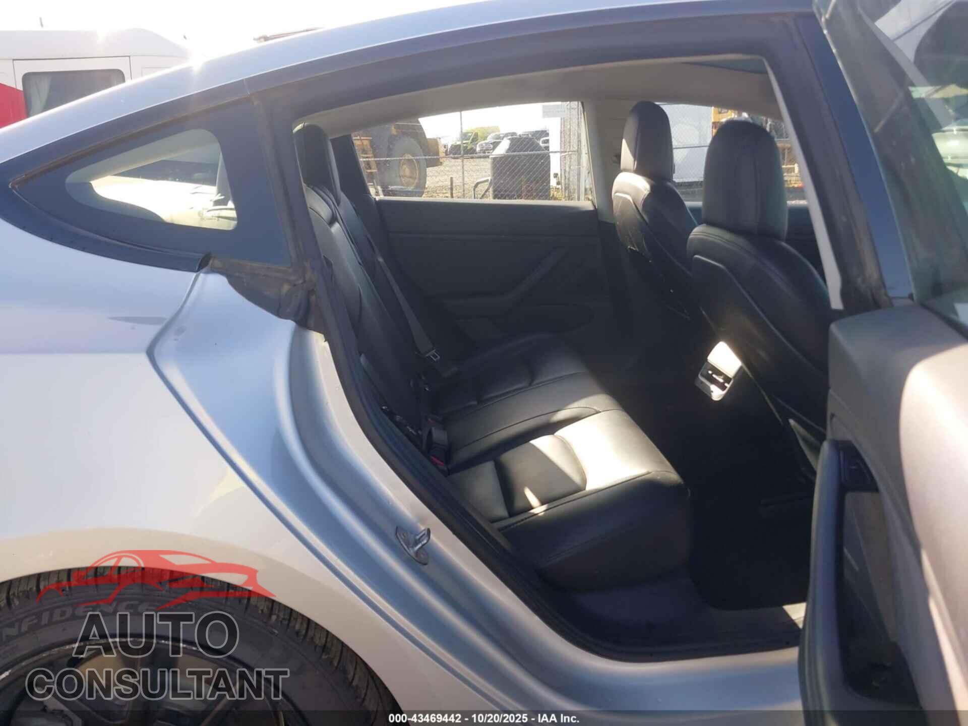 TESLA MODEL 3 2018 - 5YJ3E1EA2JF043943