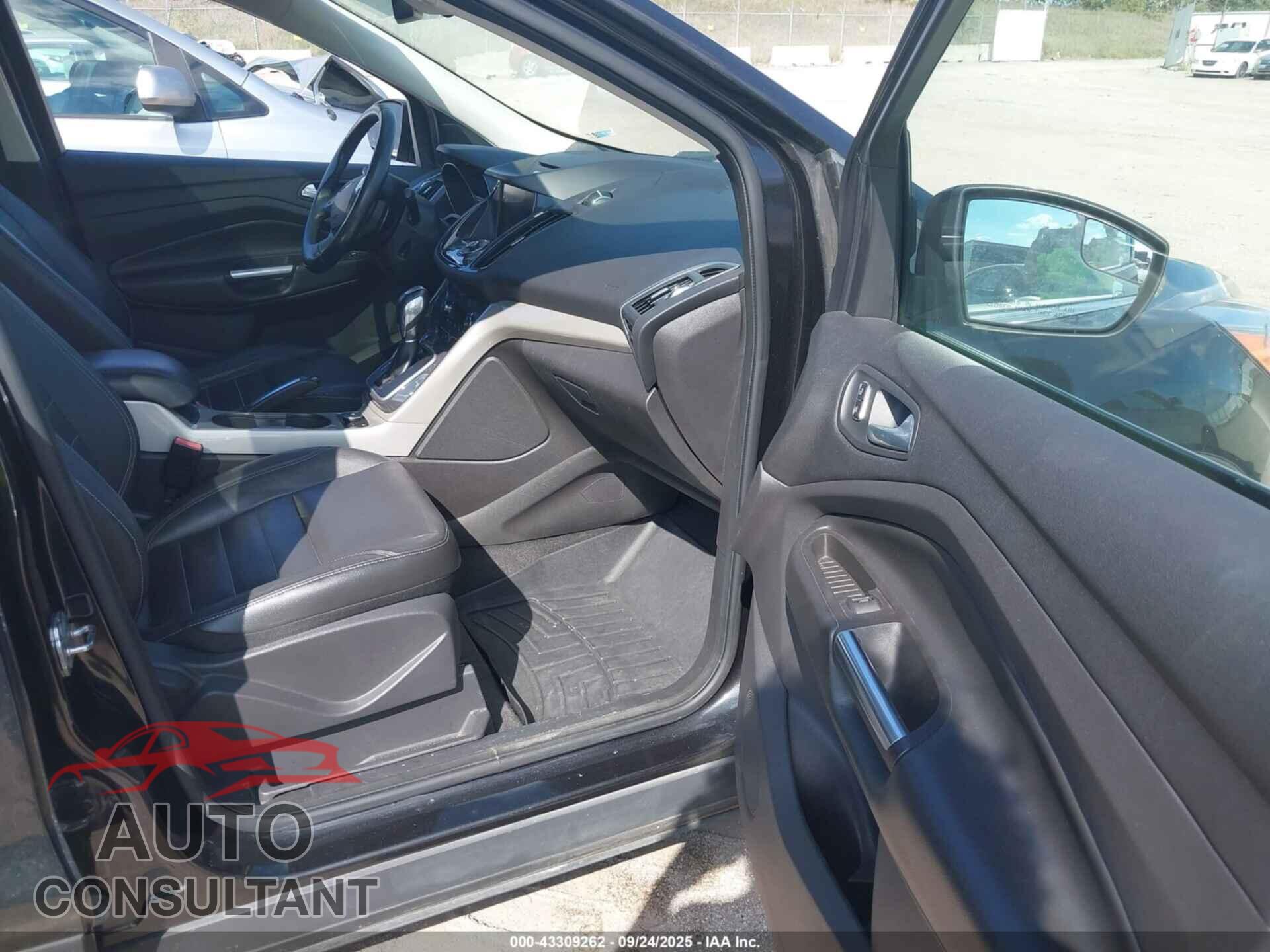 FORD ESCAPE 2013 - 1FMCU9HX2DUA57799