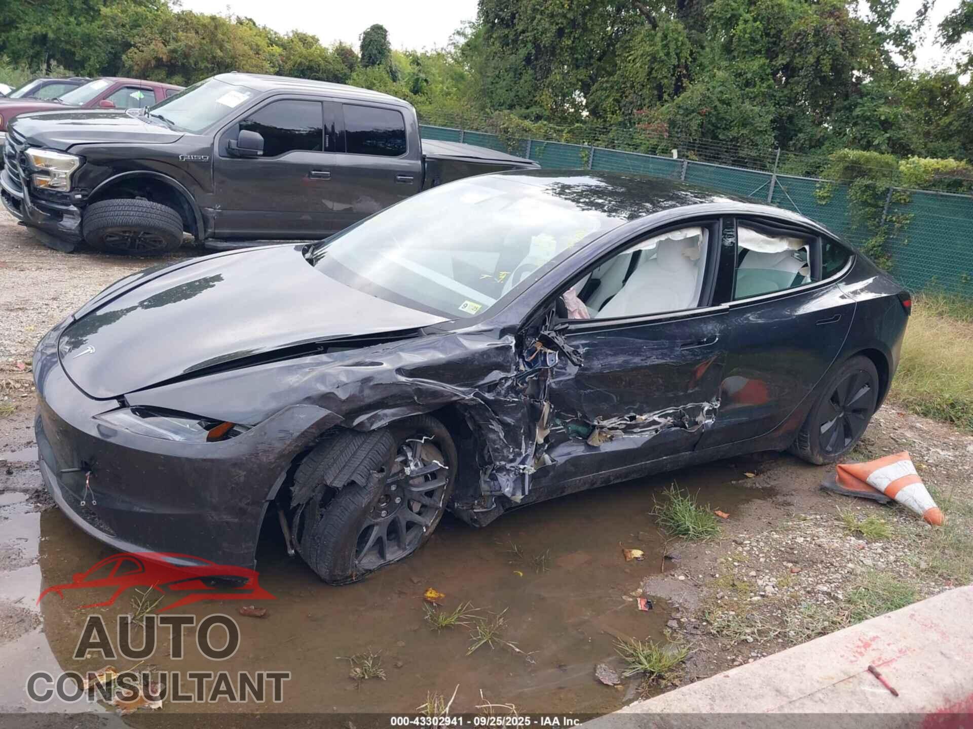TESLA MODEL 3 2024 - 5YJ3E1EBXRF808966