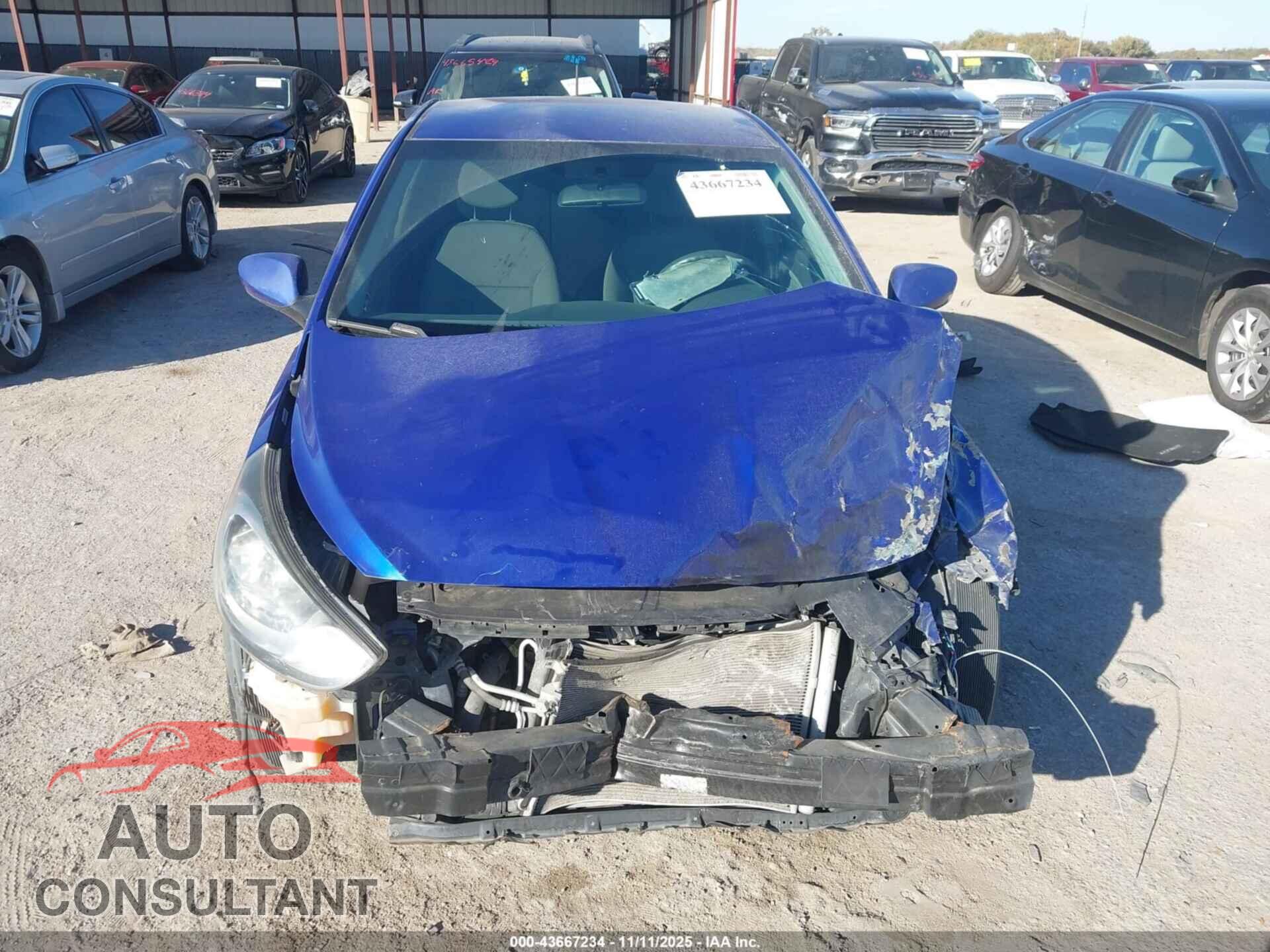 HYUNDAI ACCENT 2013 - KMHCU4AE3DU463473