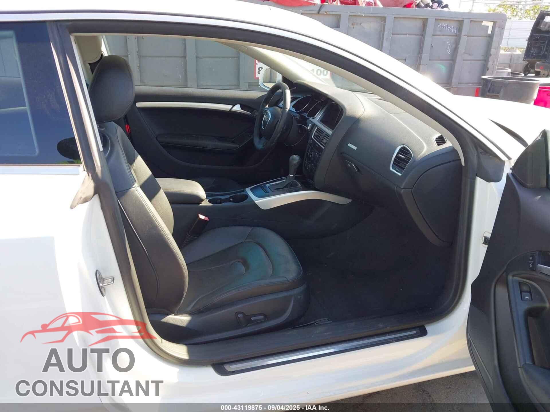 AUDI A5 2011 - WAUCFAFR9BA025237
