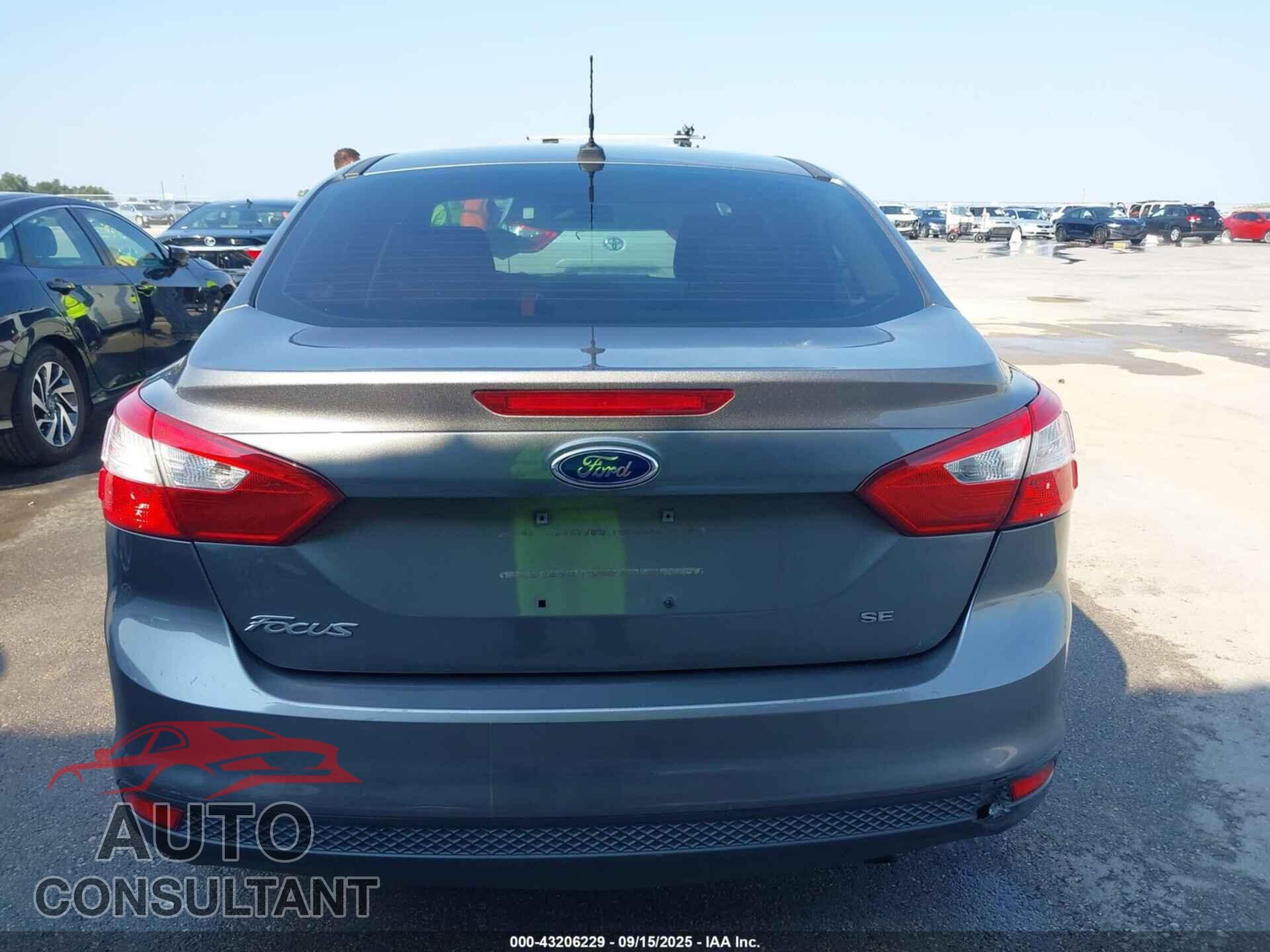 FORD FOCUS 2012 - 1FAHP3F27CL337718