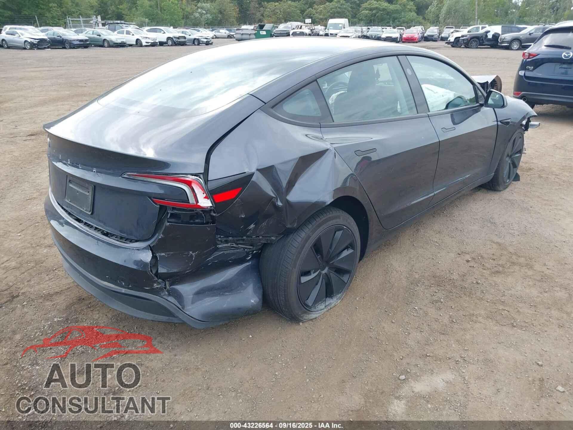 TESLA MODEL 3 2025 - 5YJ3E1EA4SF896510