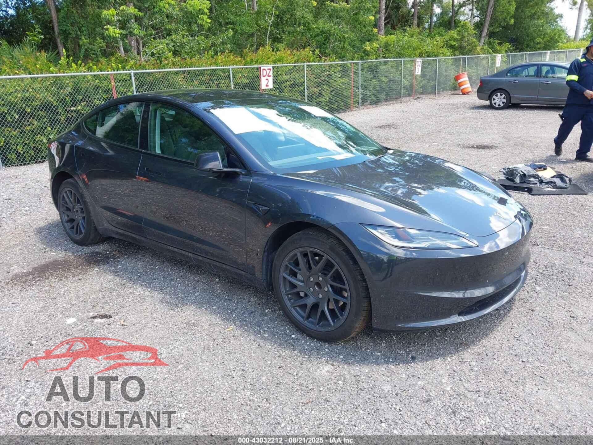 TESLA MODEL 3 2024 - 5YJ3E1EA3RF841279