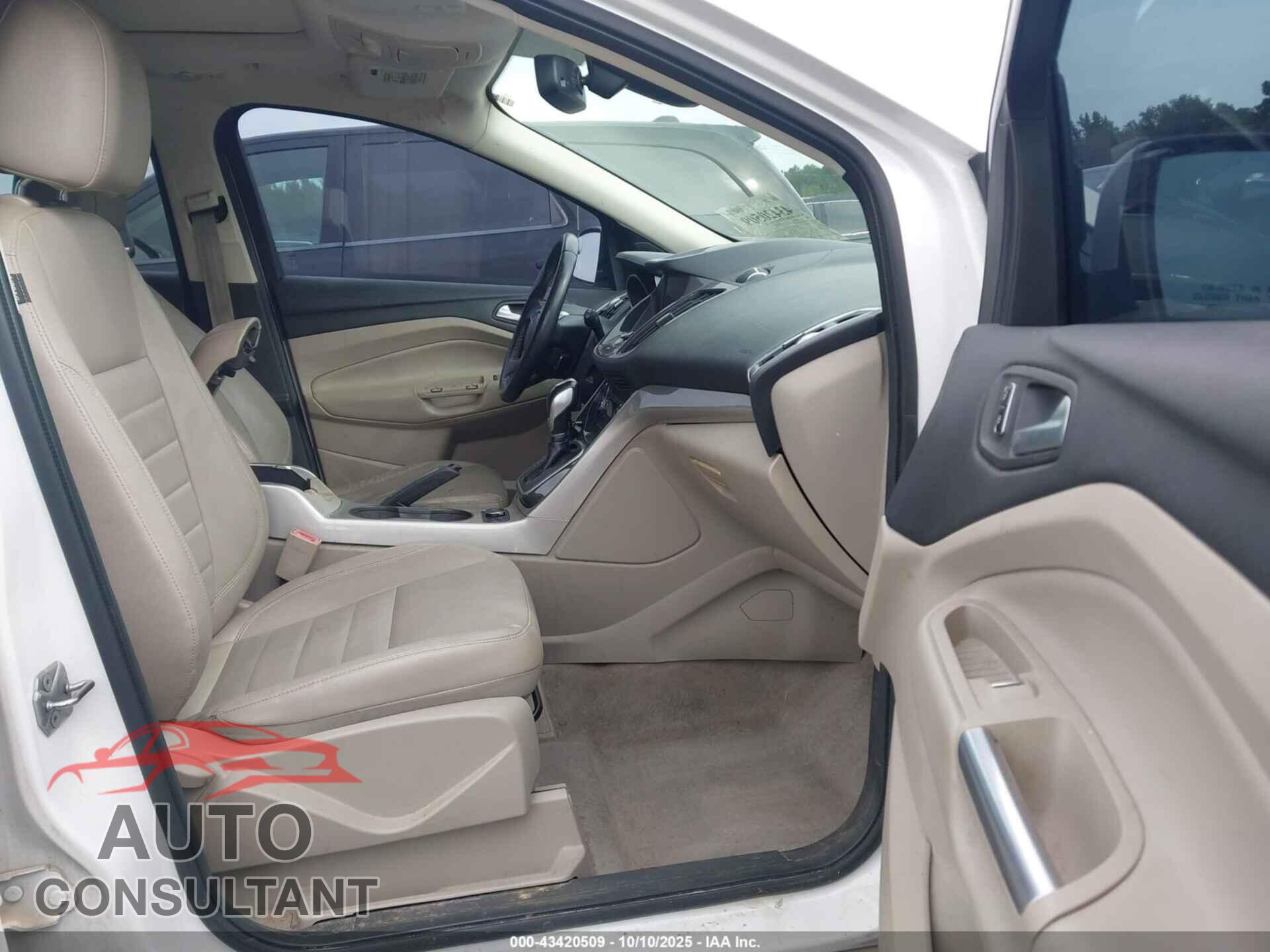 FORD ESCAPE 2013 - 1FMCU0HX9DUC41438