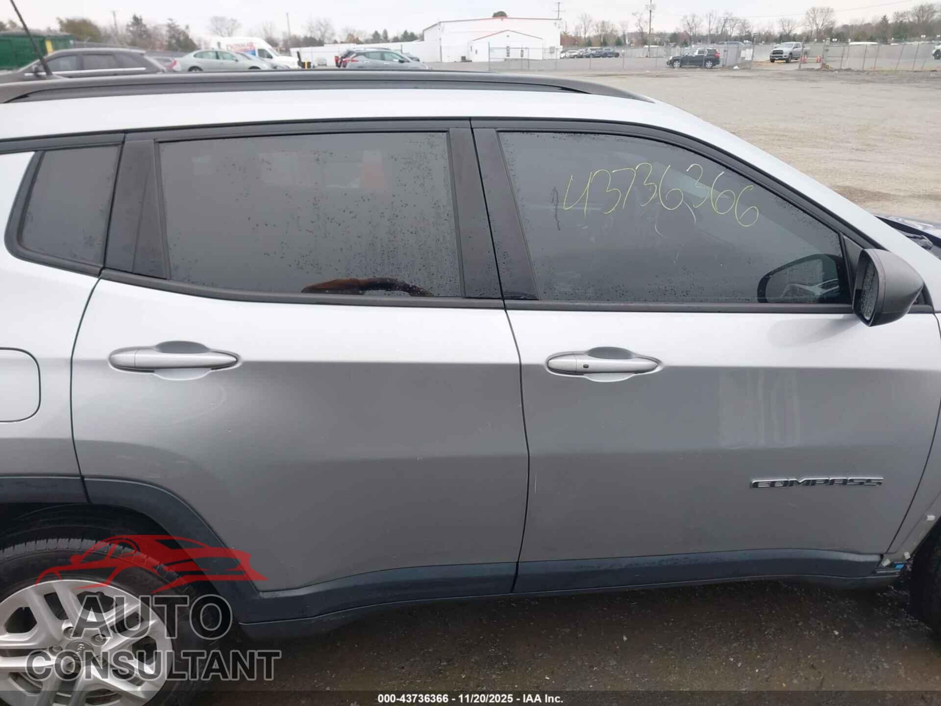 JEEP COMPASS 2018 - 3C4NJDAB4JT230266