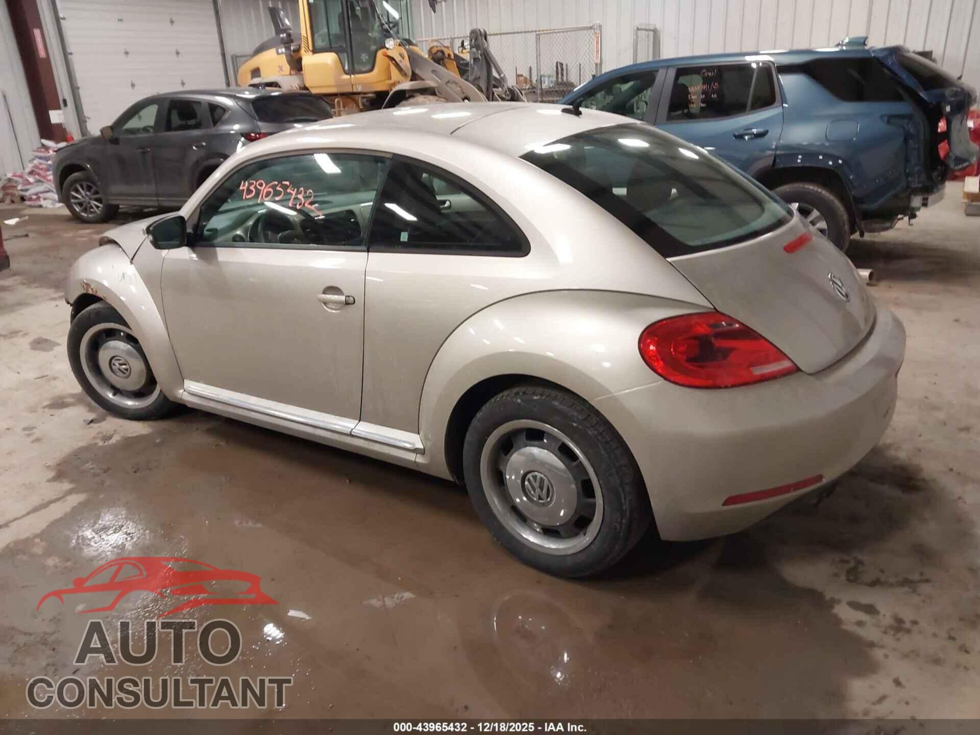 VOLKSWAGEN BEETLE 2012 - 3VWJP7AT7CM647852