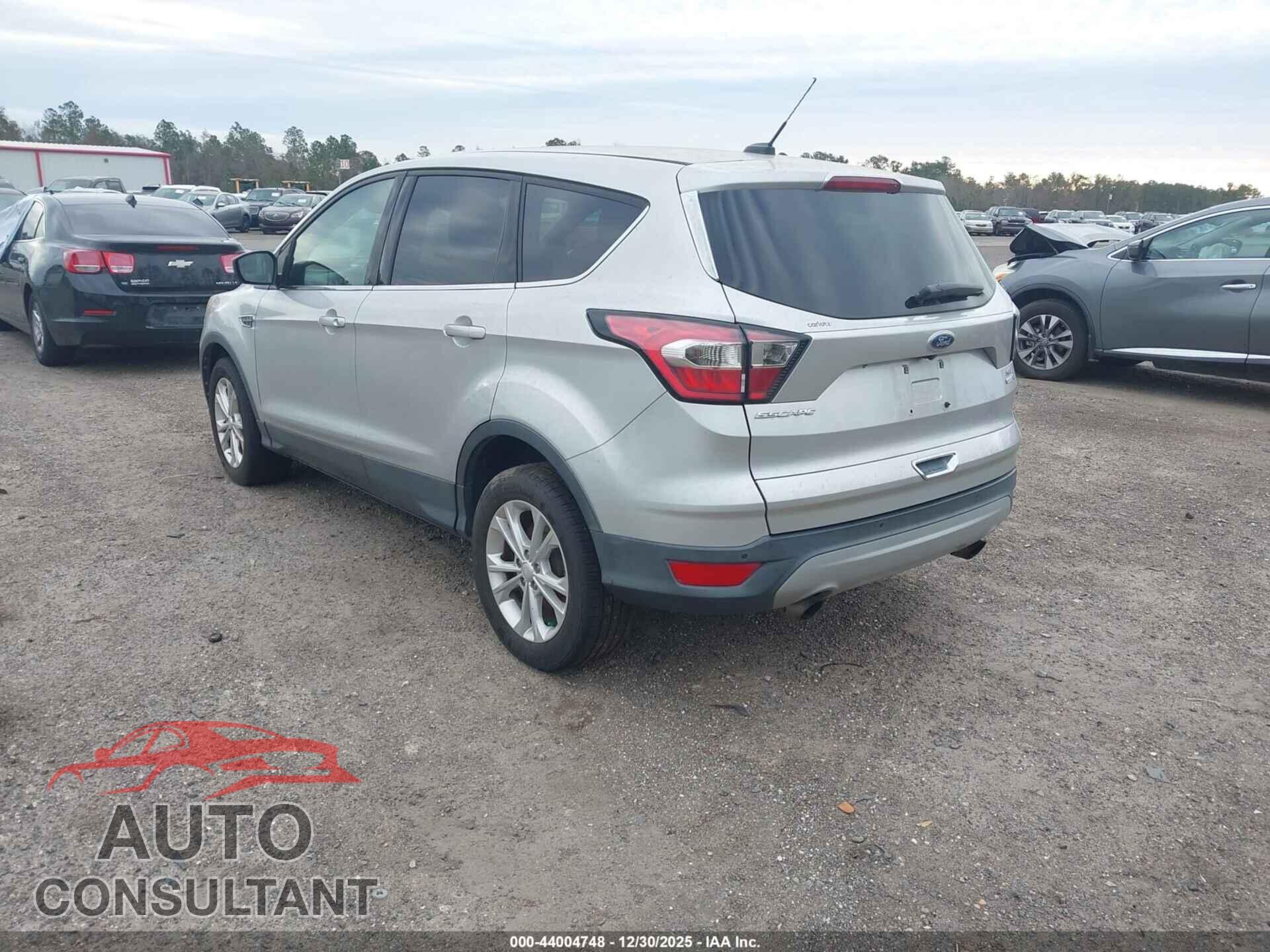 FORD ESCAPE 2017 - 1FMCU9GDXHUC12774