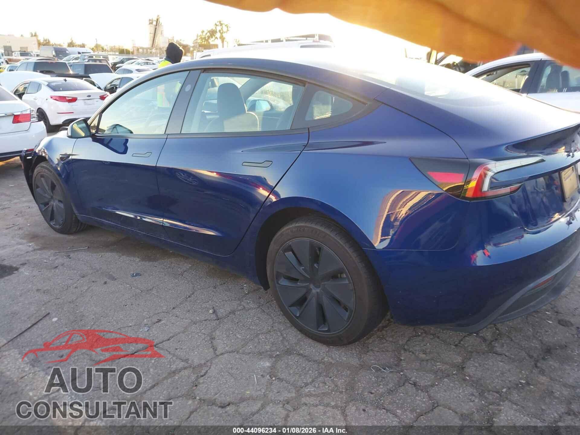 TESLA MODEL 3 2024 - 5YJ3E1EA0RF847525