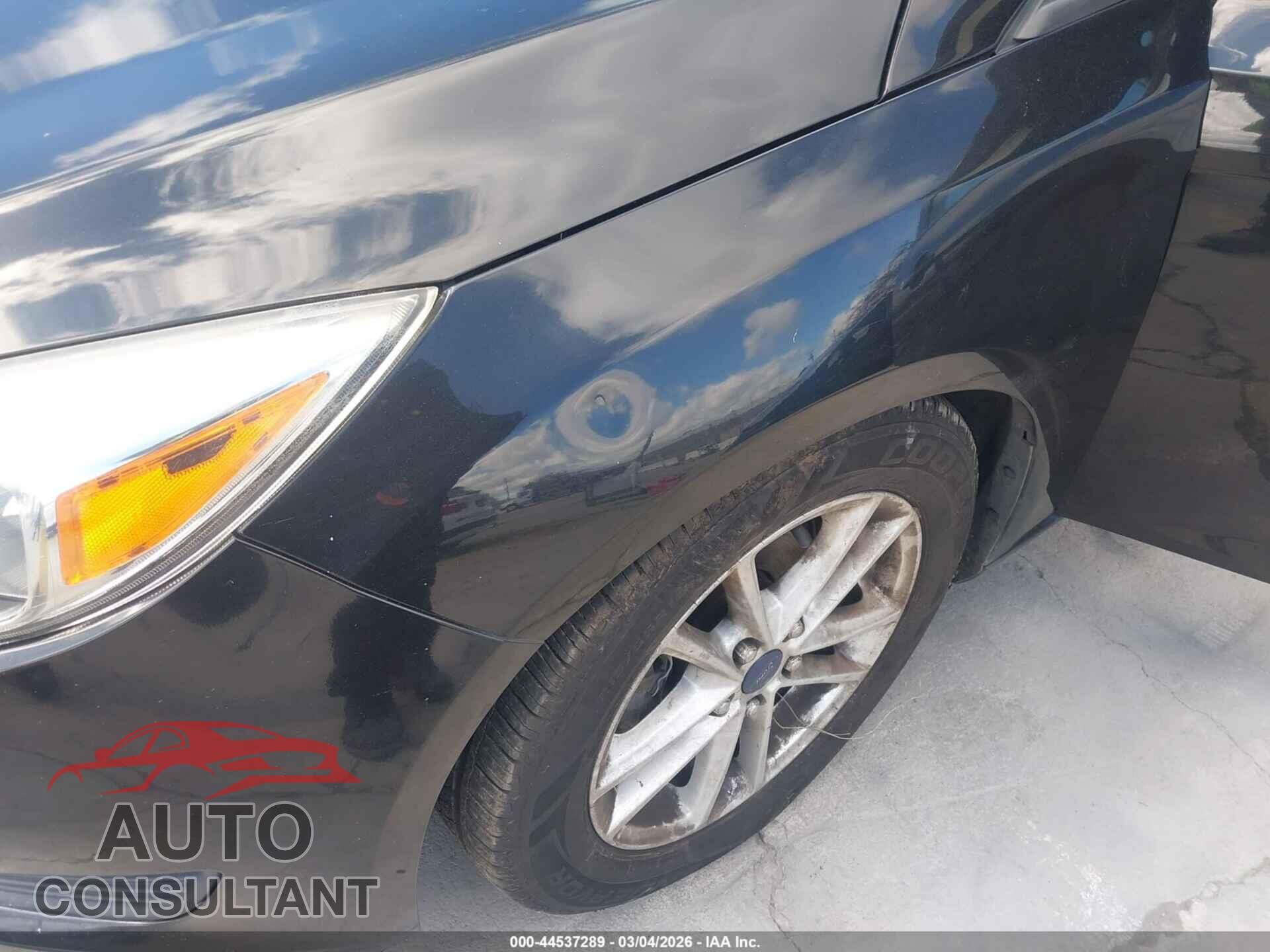 FORD FOCUS 2015 - 1FADP3K20FL375560
