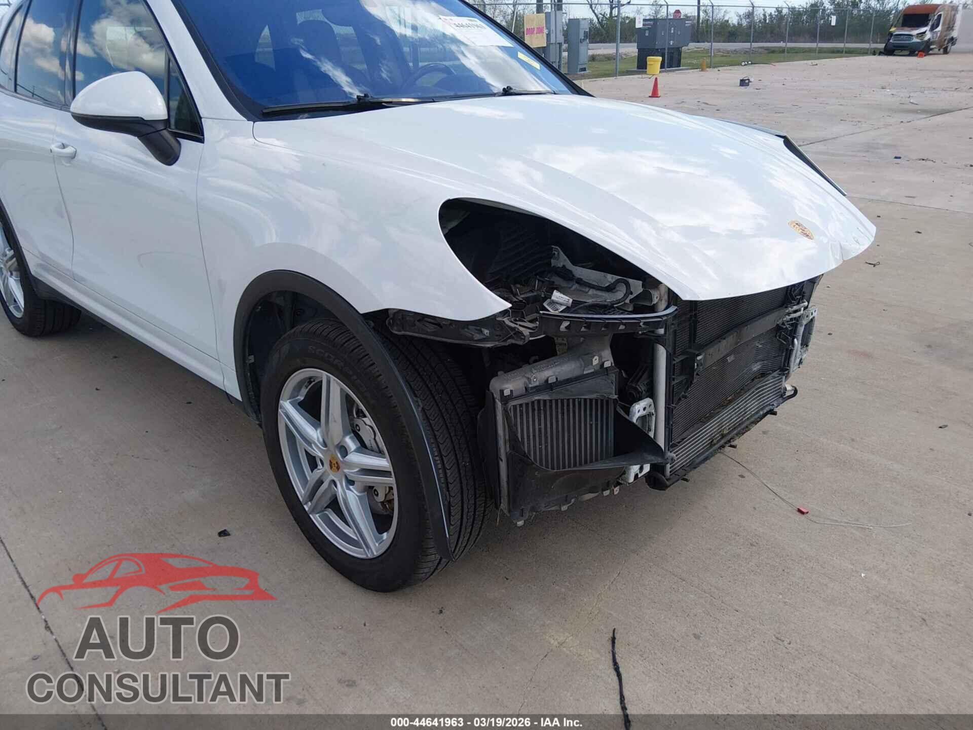 PORSCHE CAYENNE 2016 - WP1AB2A29GLA93652