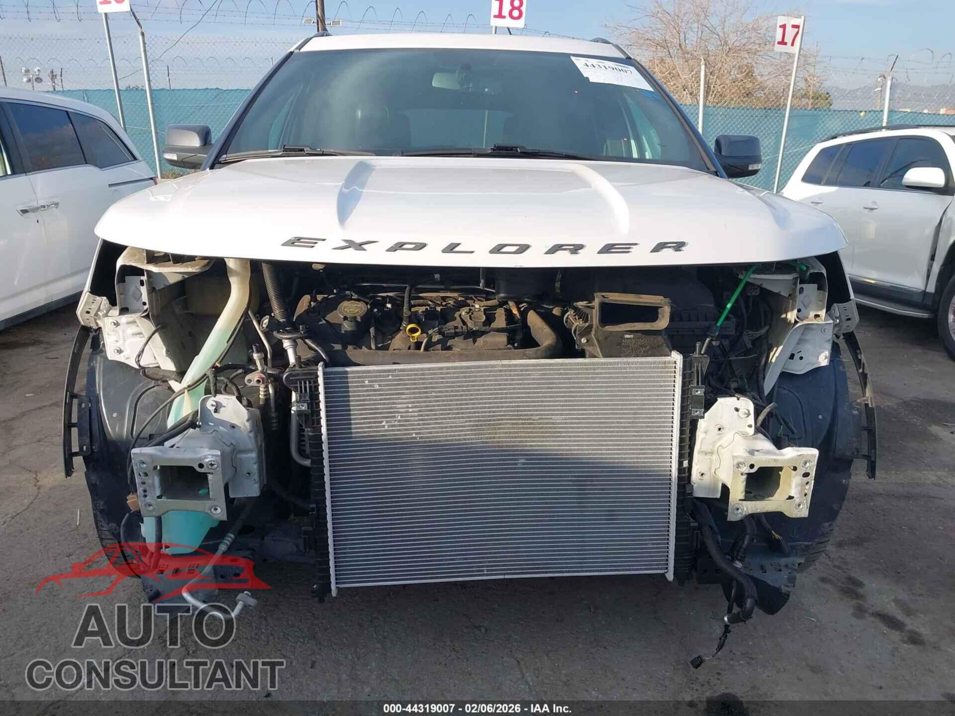 FORD EXPLORER 2018 - 1FM5K7D84JGB32207