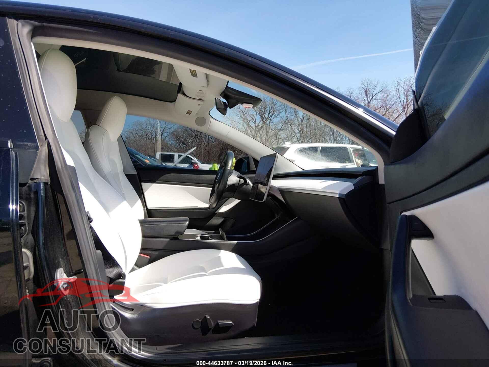 TESLA MODEL 3 2019 - 5YJ3E1EAXKF302275