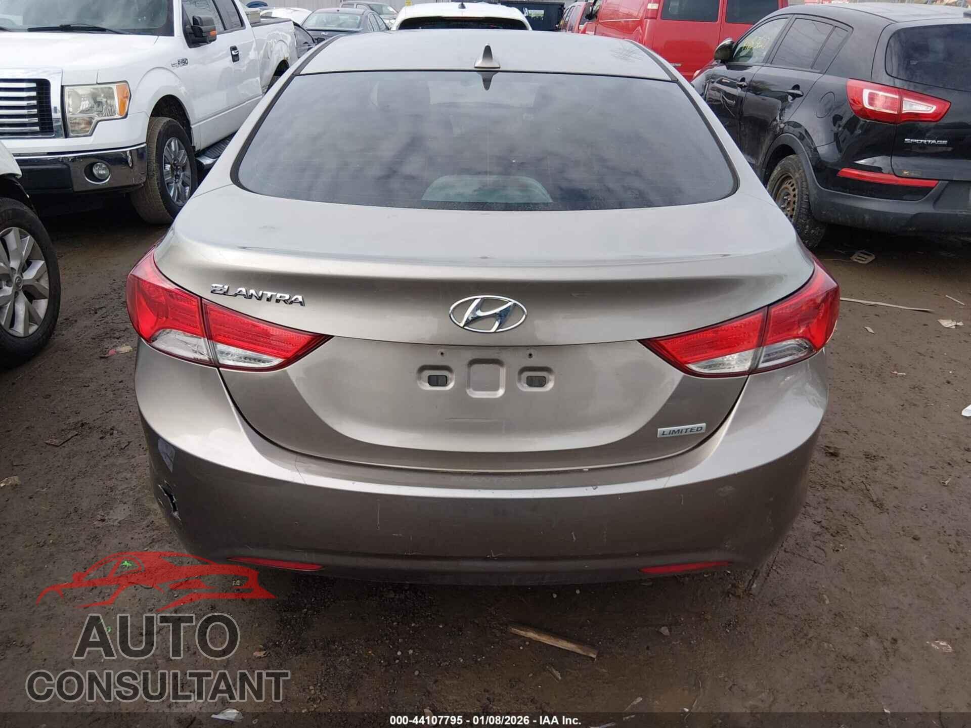 HYUNDAI ELANTRA 2013 - 5NPDH4AE3DH291663