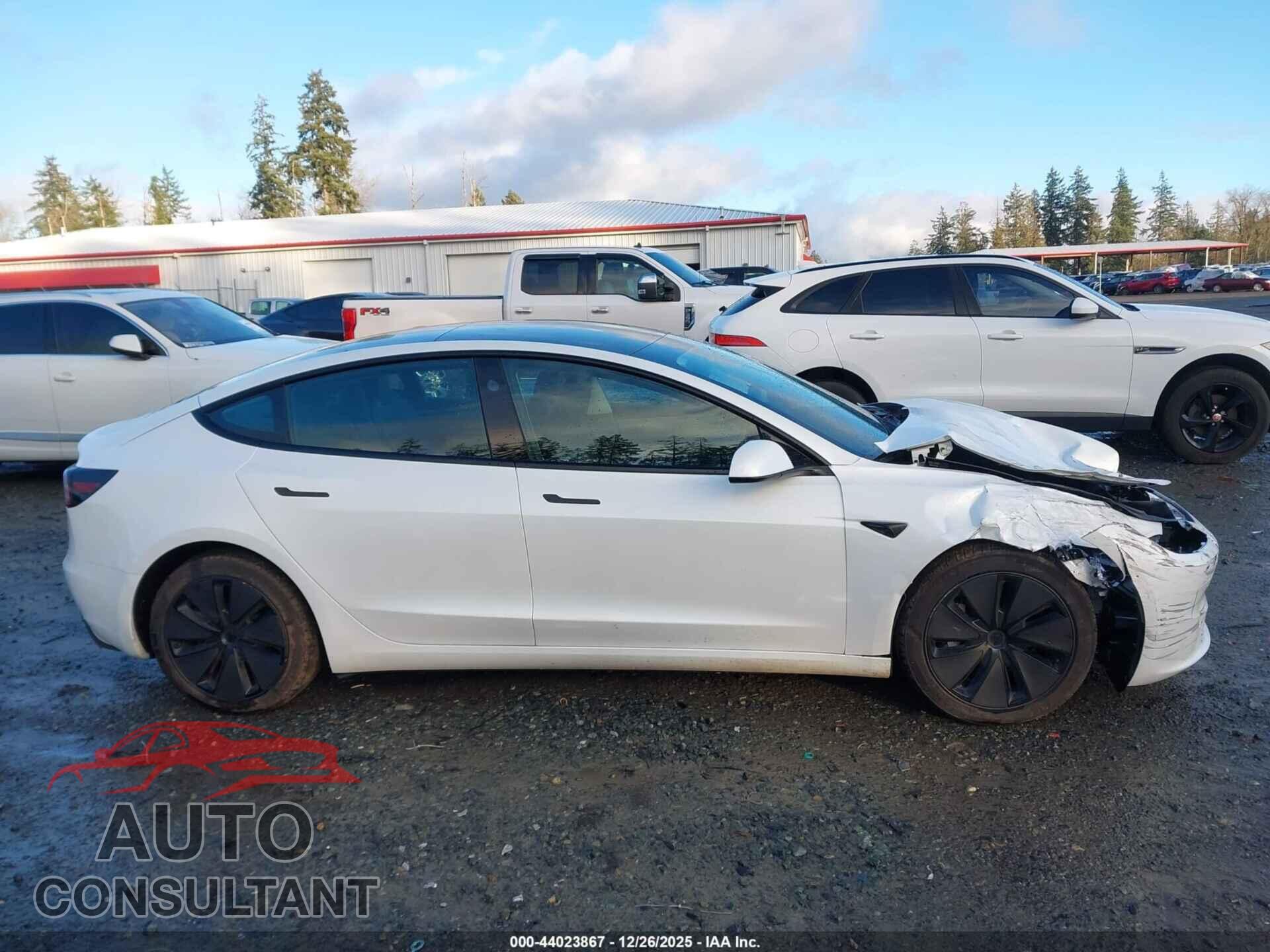 TESLA MODEL 3 2024 - 5YJ3E1EA3RF872905