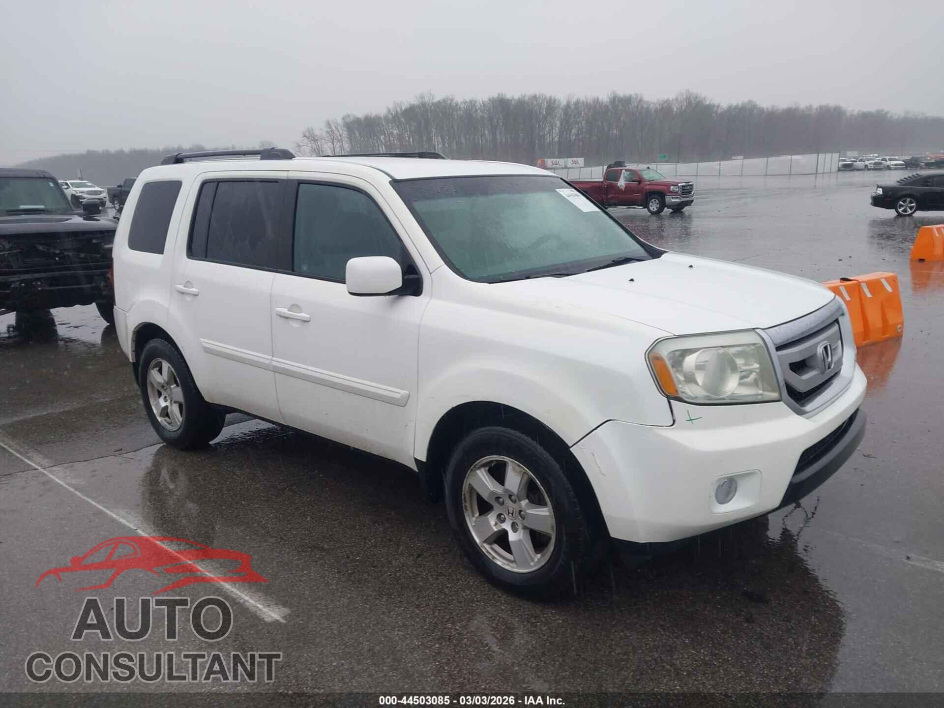 HONDA PILOT 2011 - 5FNYF4H48BB097193