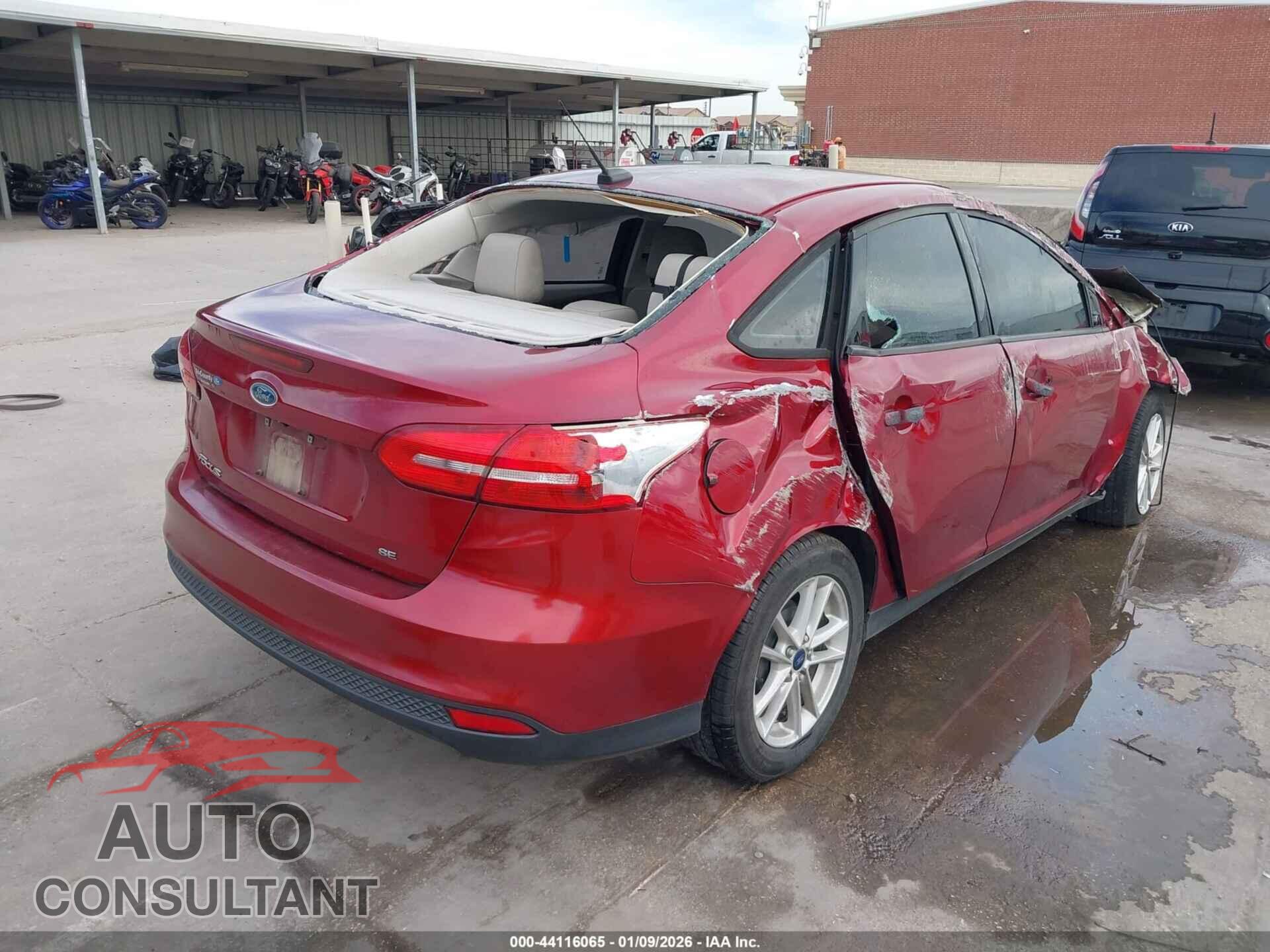 FORD FOCUS 2017 - 1FADP3F25HL244640