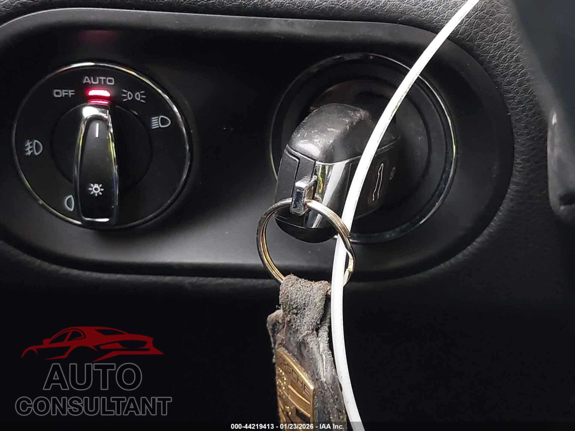 PORSCHE MACAN 2017 - WP1AA2A56HLB83081