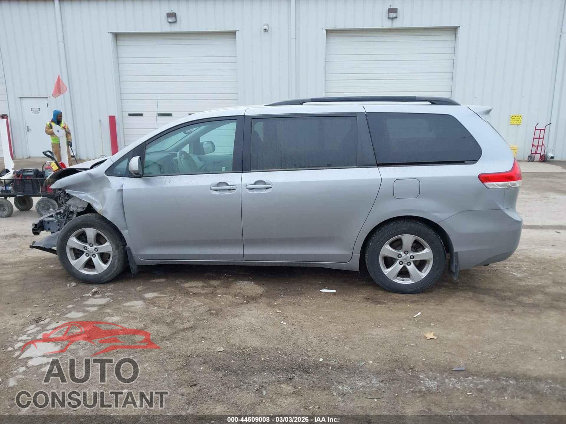 TOYOTA SIENNA 2013 - 5TDKK3DC8DS293965