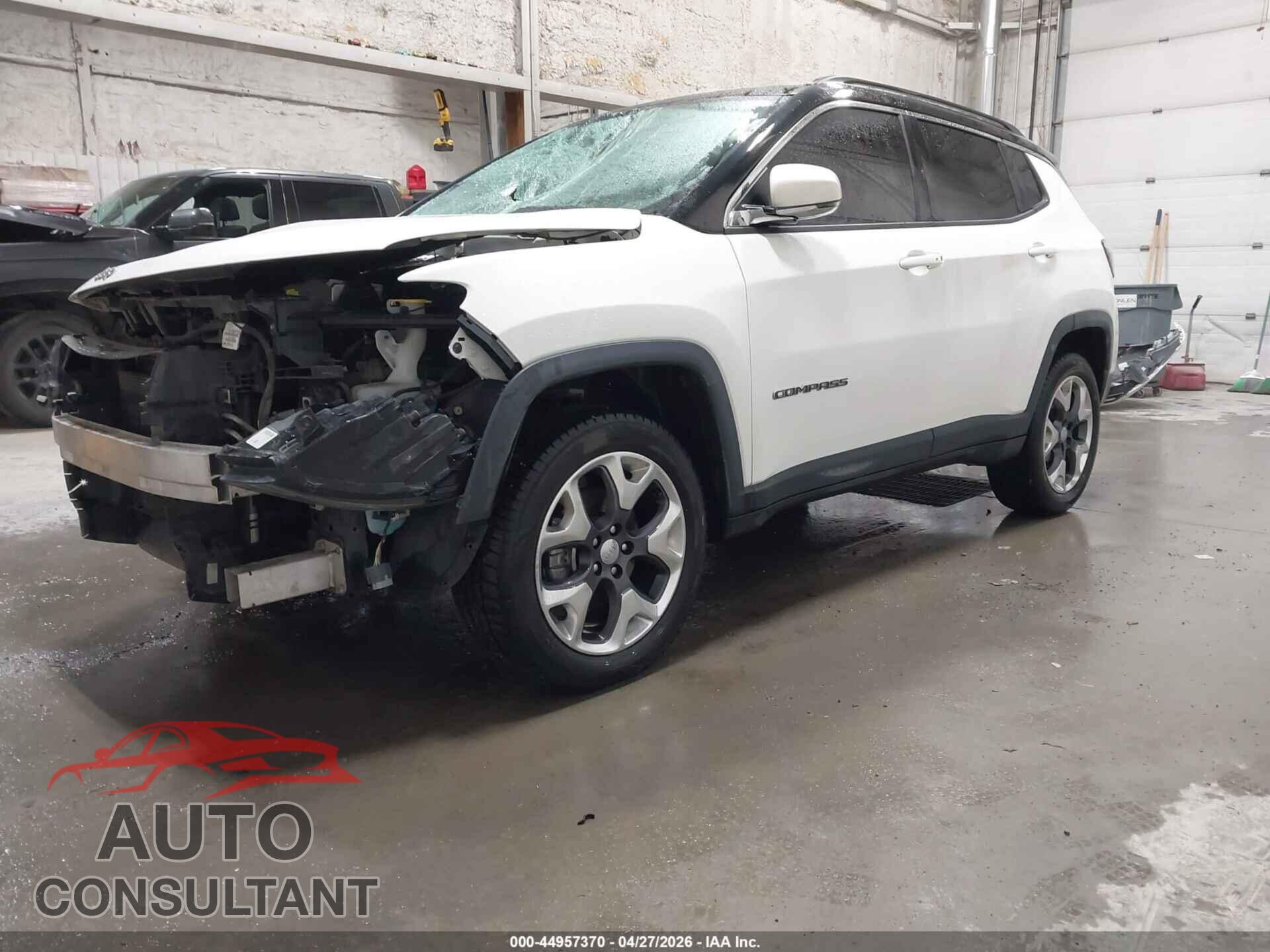JEEP COMPASS 2018 - 3C4NJDCB3JT396825