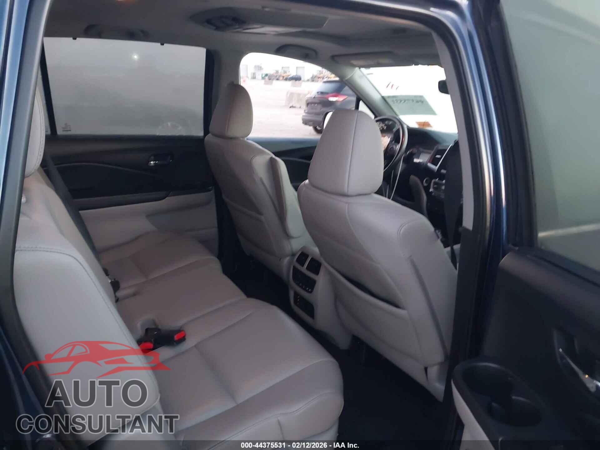 HONDA PILOT 2017 - 5FNYF6H94HB096476