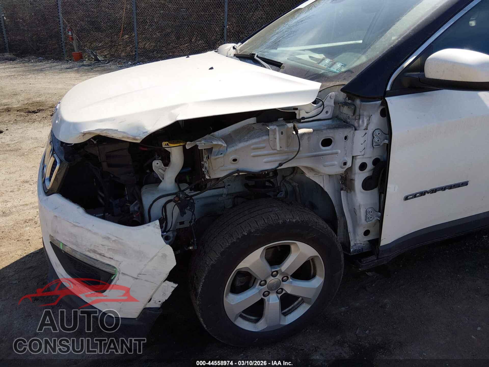 JEEP COMPASS 2018 - 3C4NJDBB7JT168005