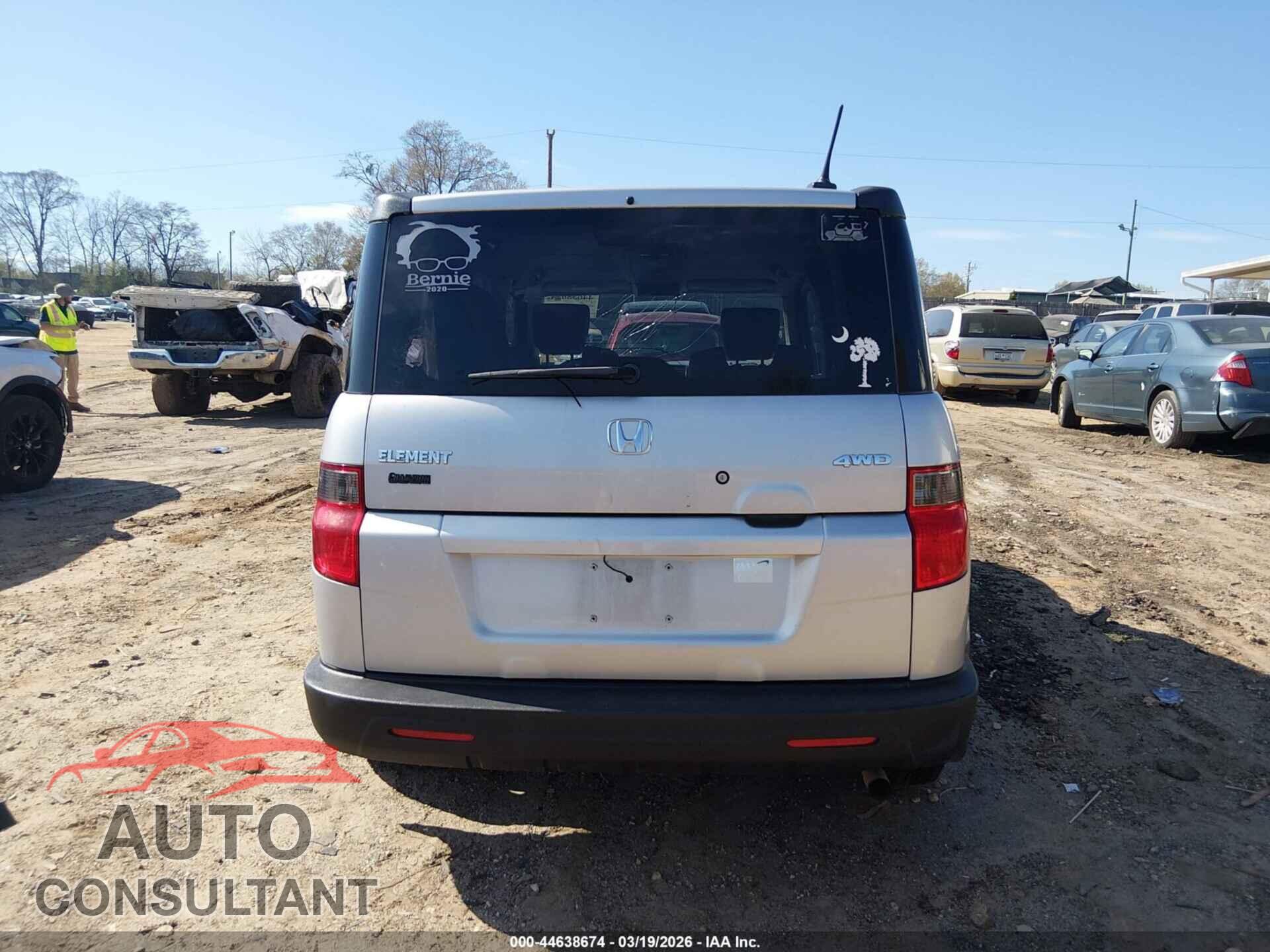 HONDA ELEMENT 2011 - 5J6YH2H77BL005622