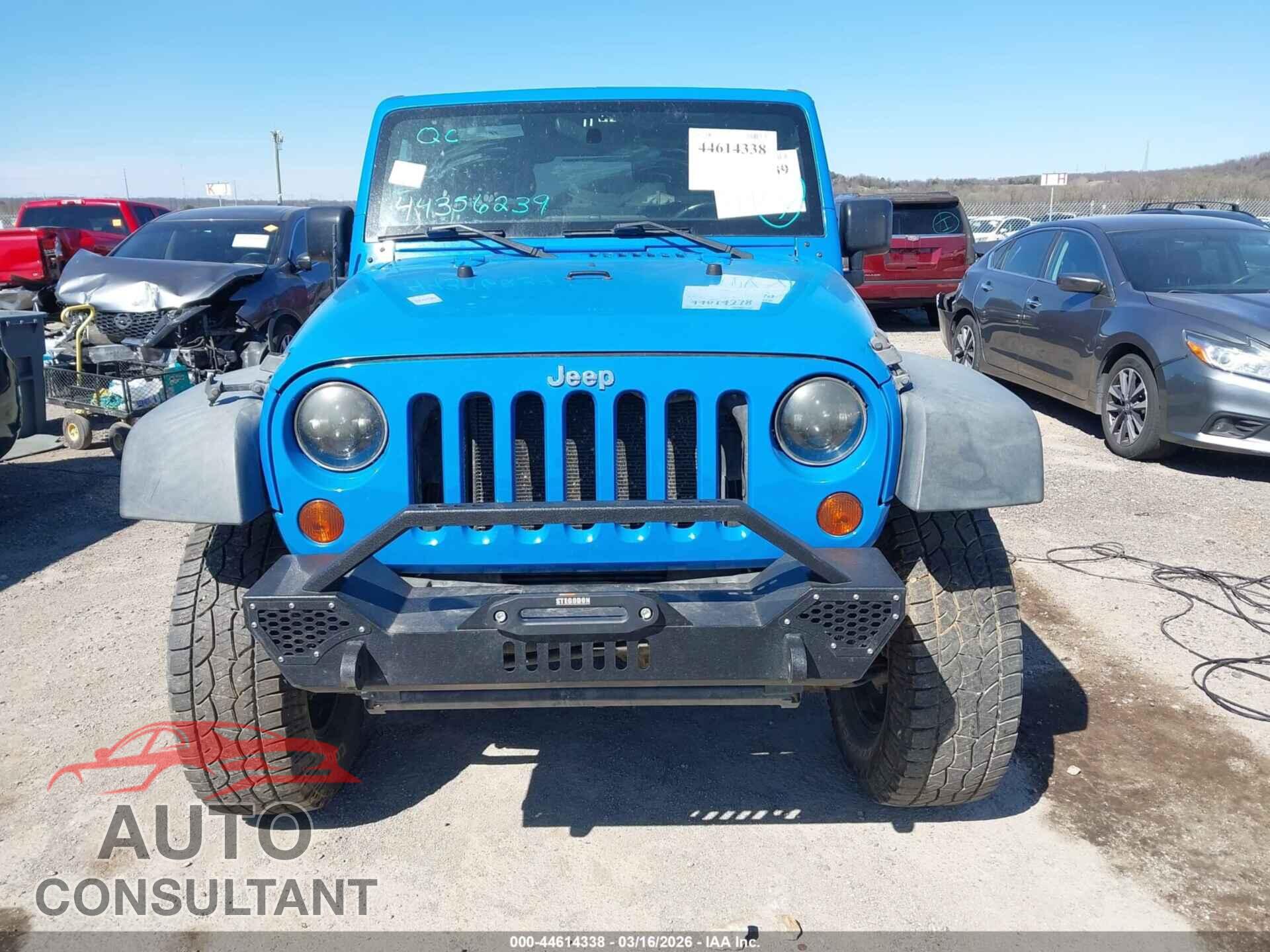 JEEP WRANGLER 2011 - 1J4AA2D15BL599005