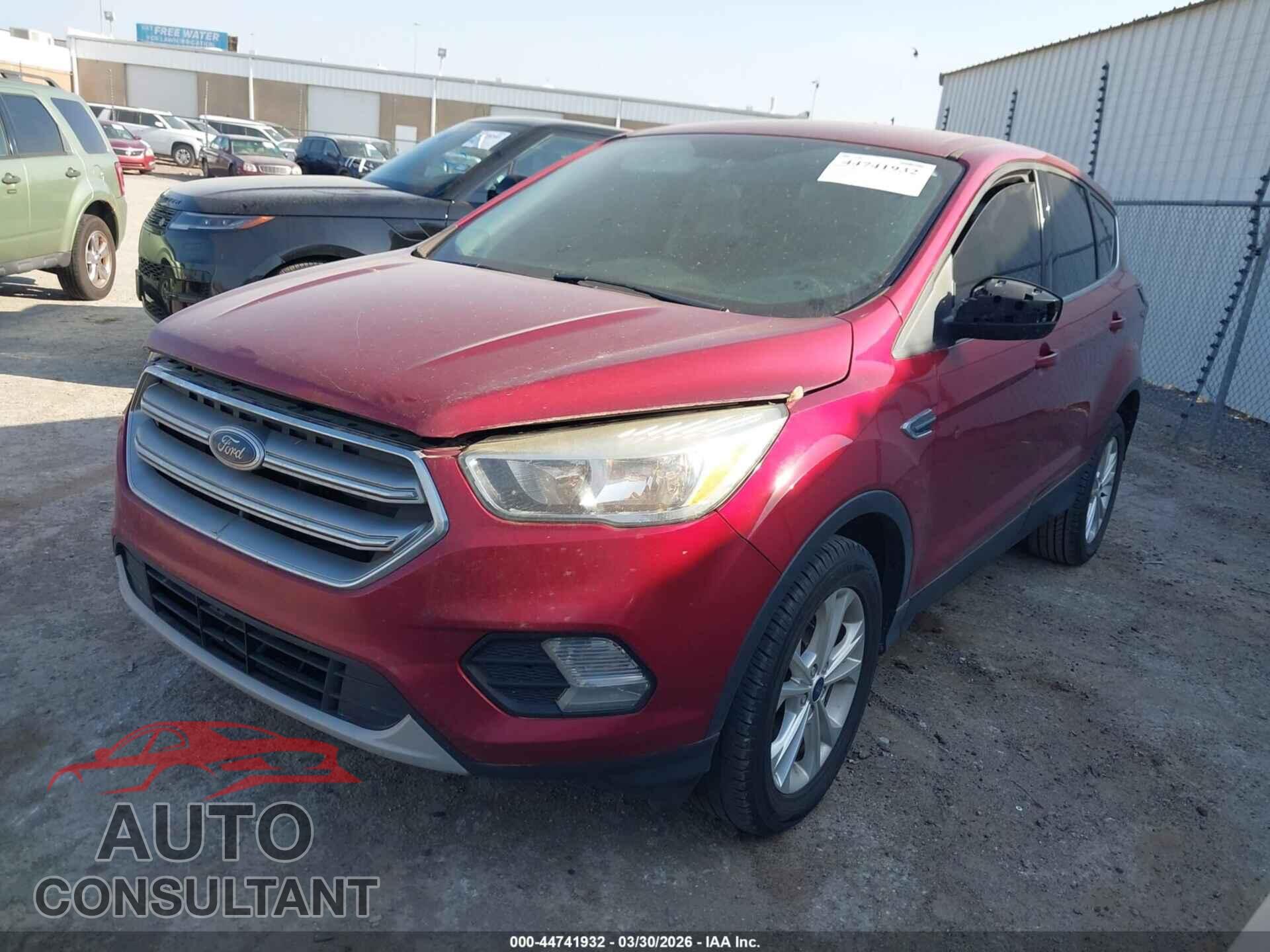 FORD ESCAPE 2017 - 1FMCU0GD7HUD09443