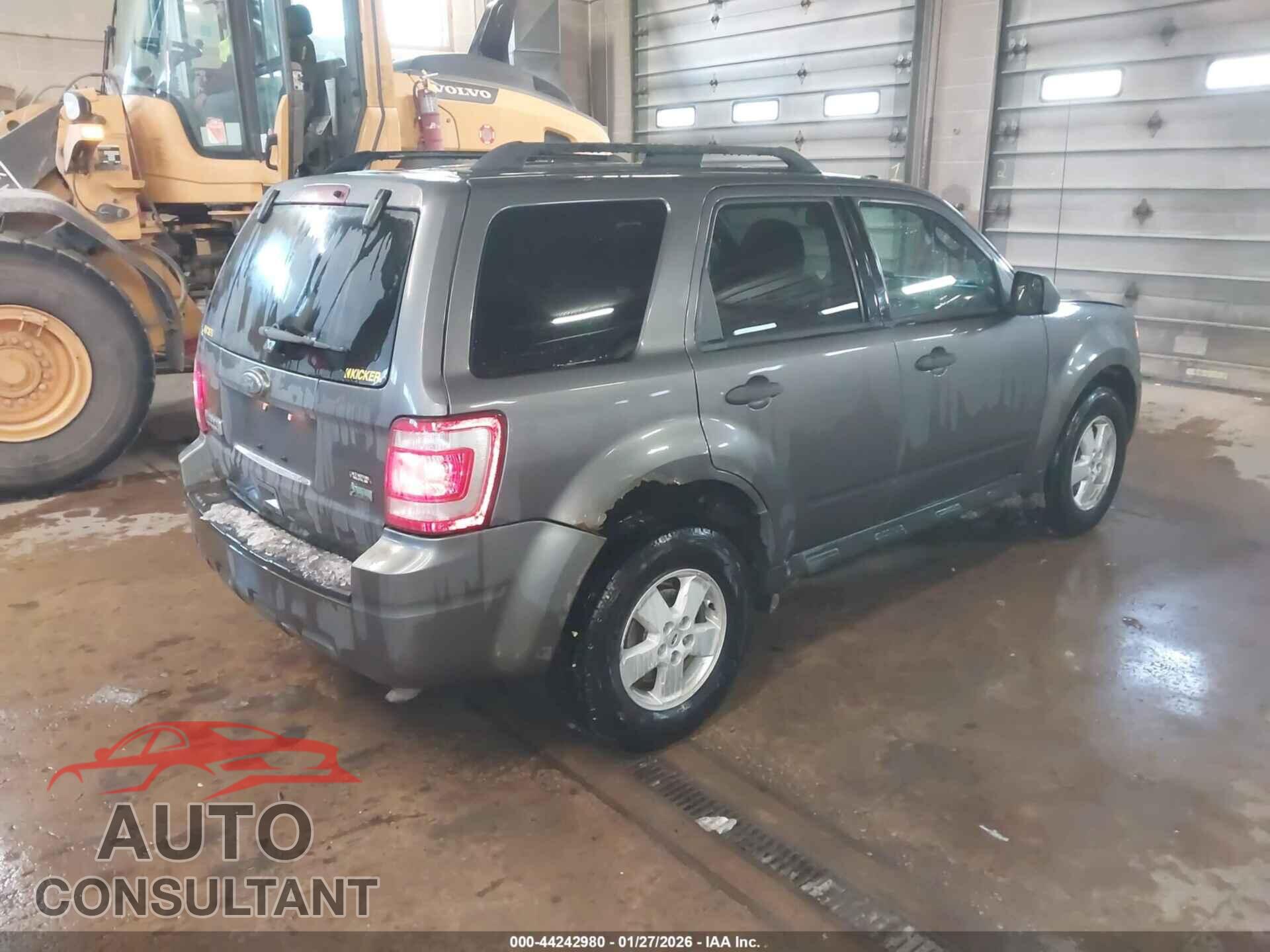 FORD ESCAPE 2010 - 1FMCU9DG3AKA70476