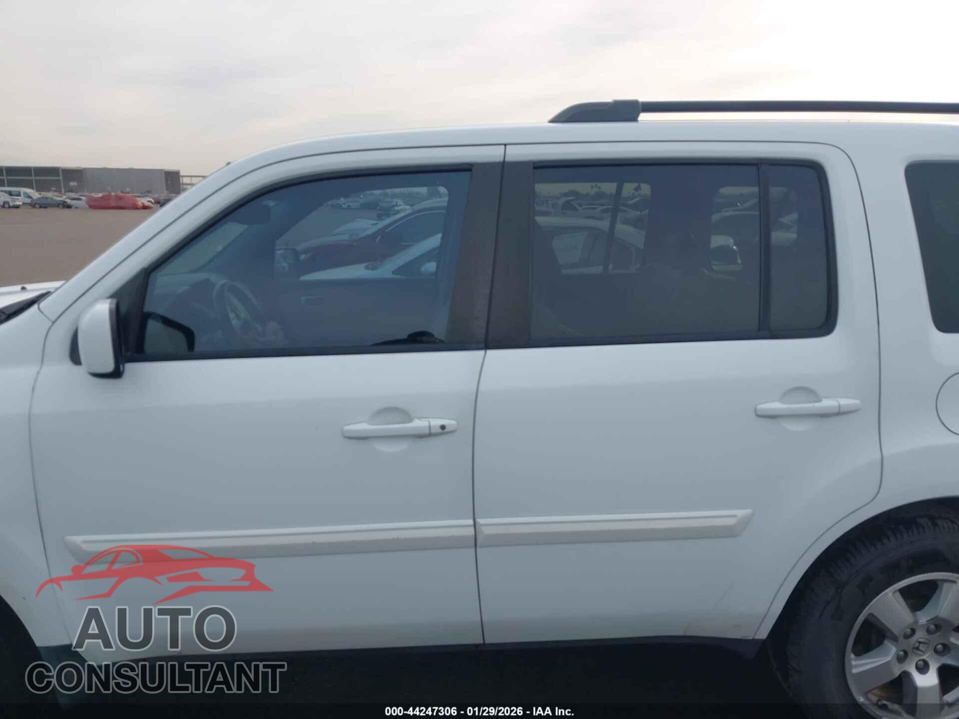HONDA PILOT 2011 - 5FNYF4H57BB082709