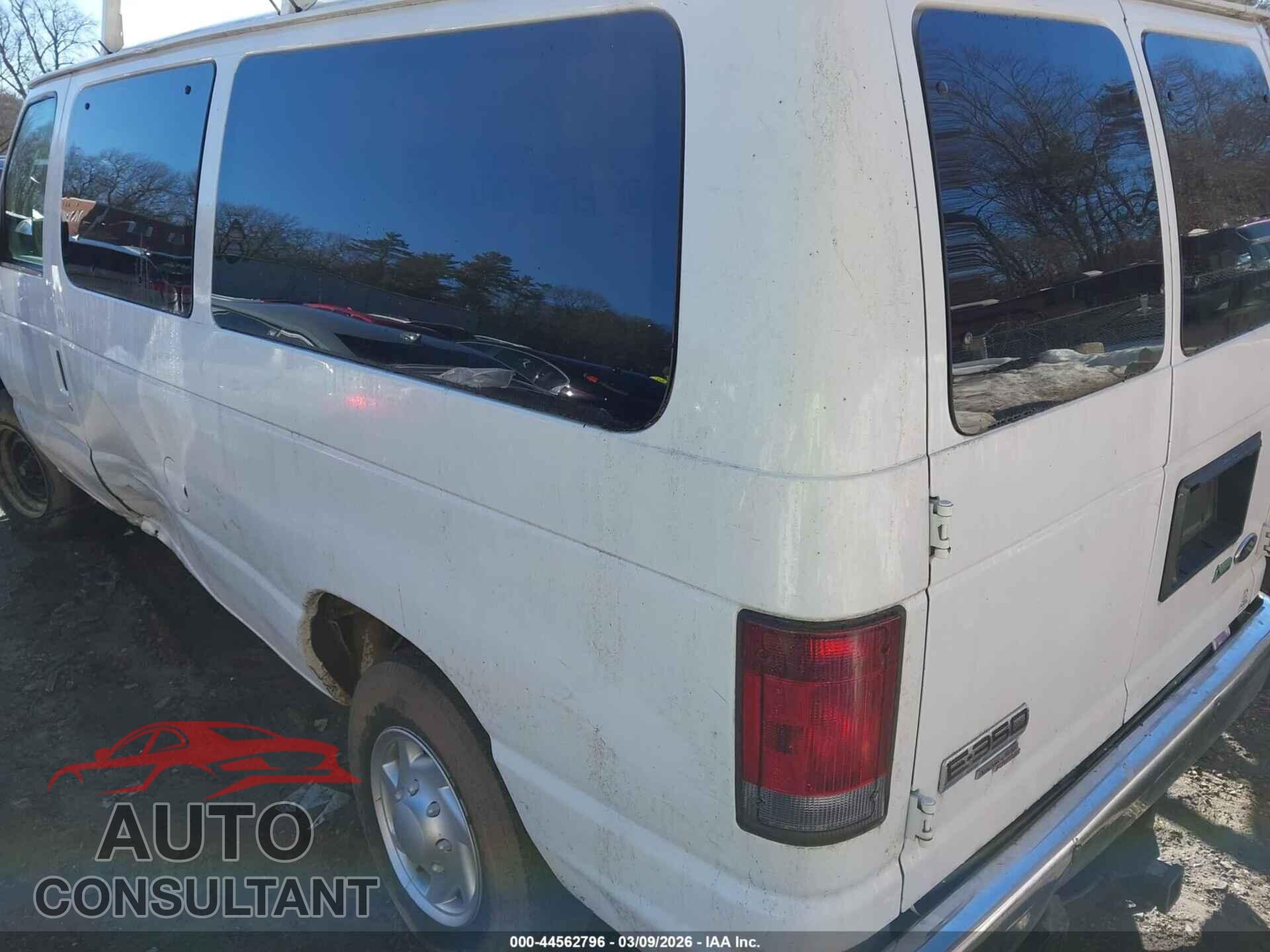 FORD E-350 SUPER DUTY 2013 - 1FBNE3BL4DDA52542