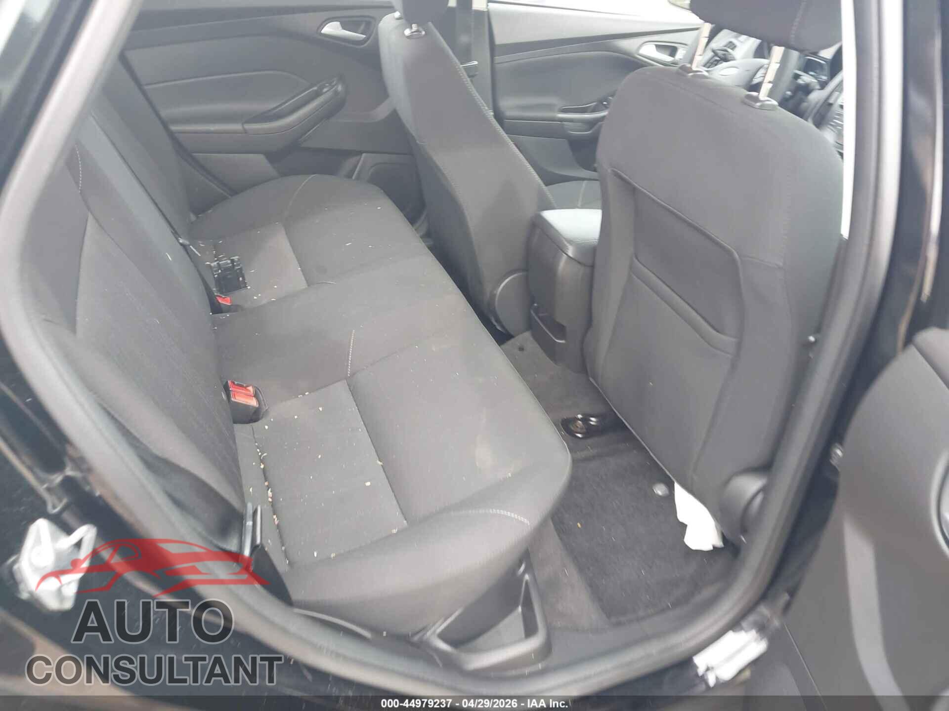 FORD FOCUS 2018 - 1FADP3FE0JL219242