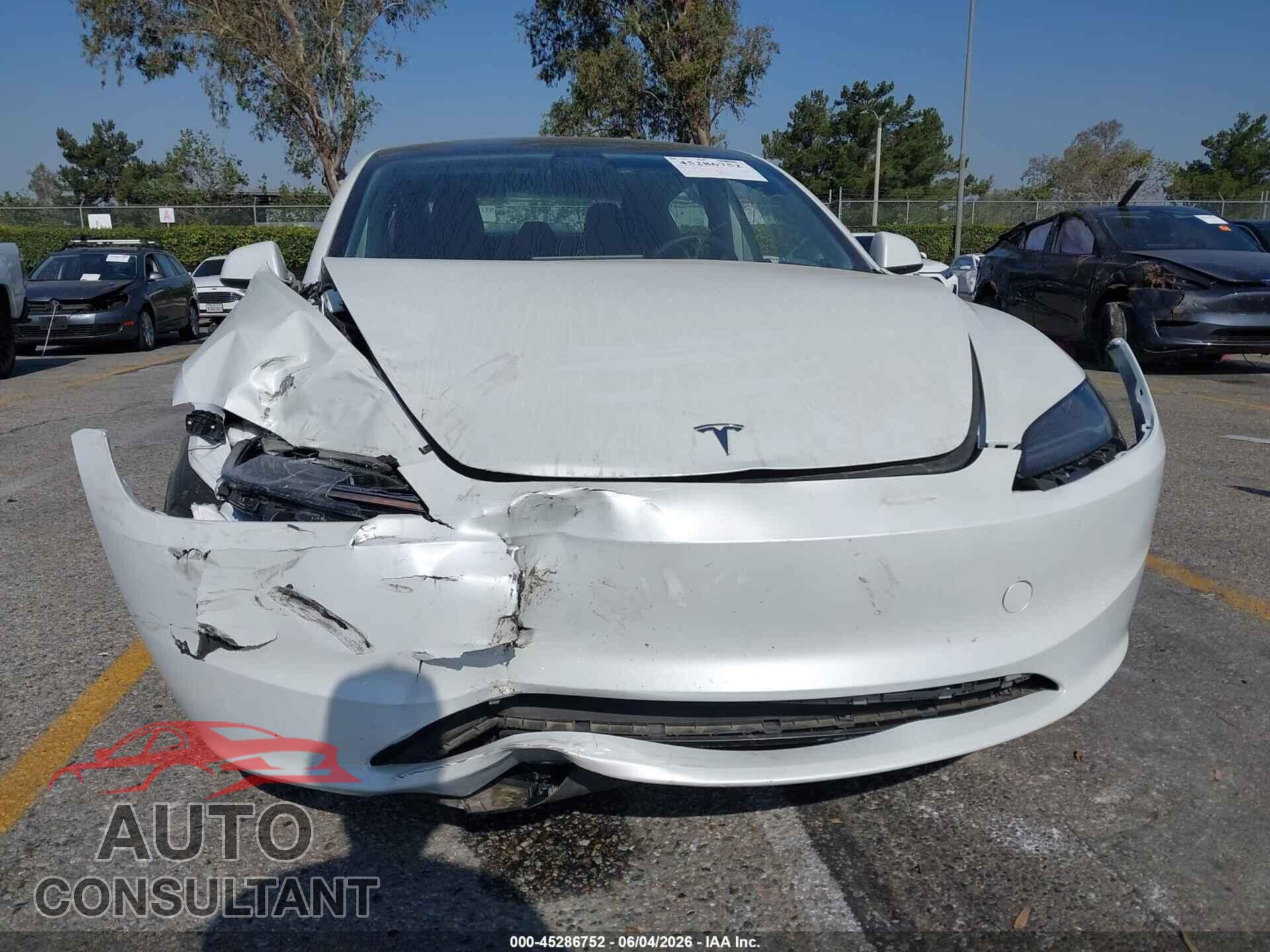 TESLA MODEL 3 2025 - 5YJ3E1EA9SF043164