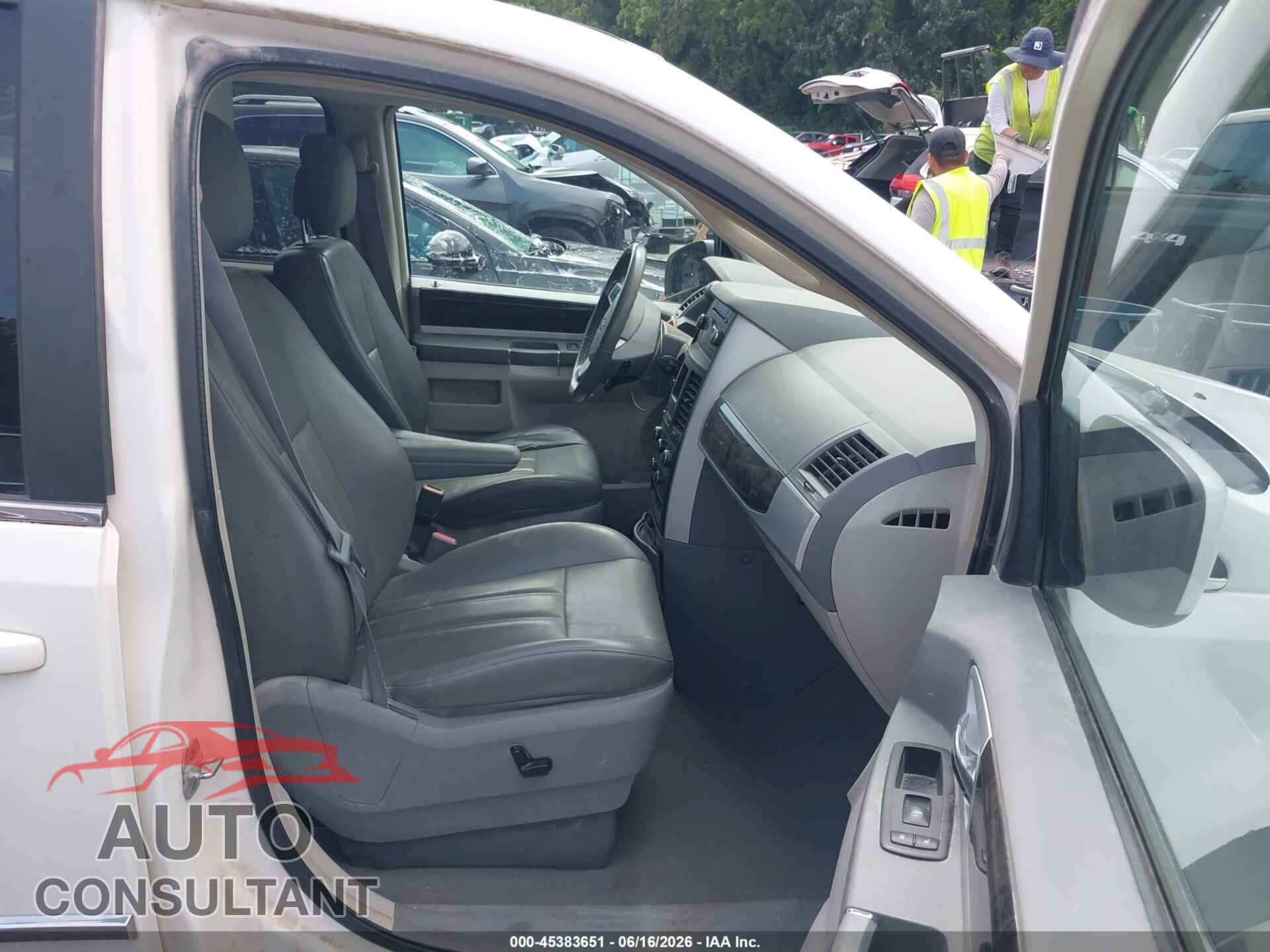 DODGE GRAND CARAVAN 2010 - 2D4RN5DX3AR290225