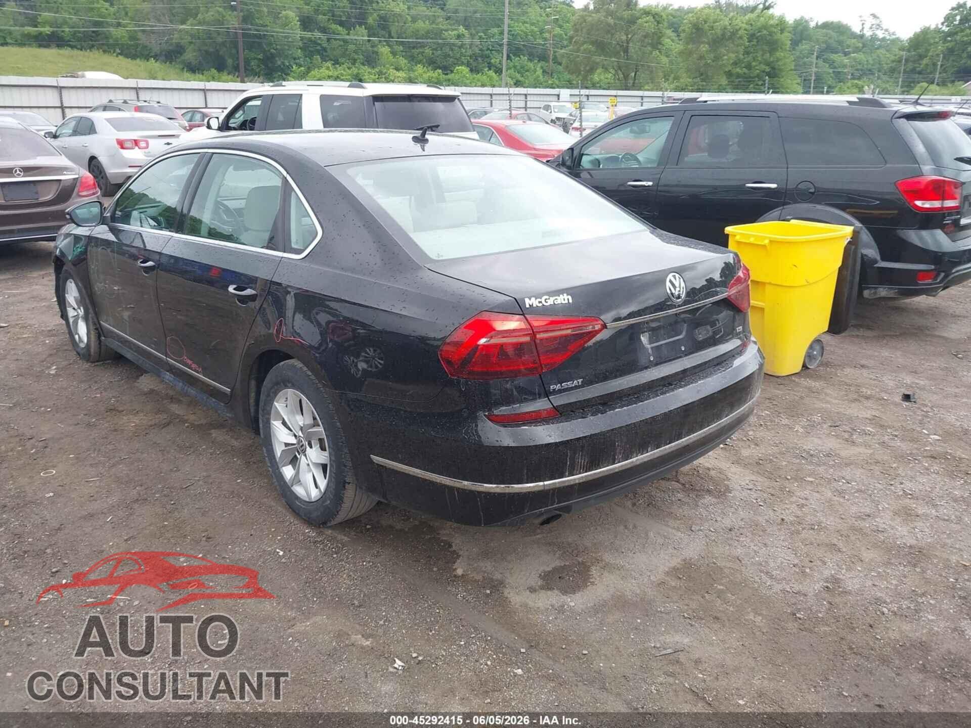 VOLKSWAGEN PASSAT 2017 - 1VWAT7A36HC049322