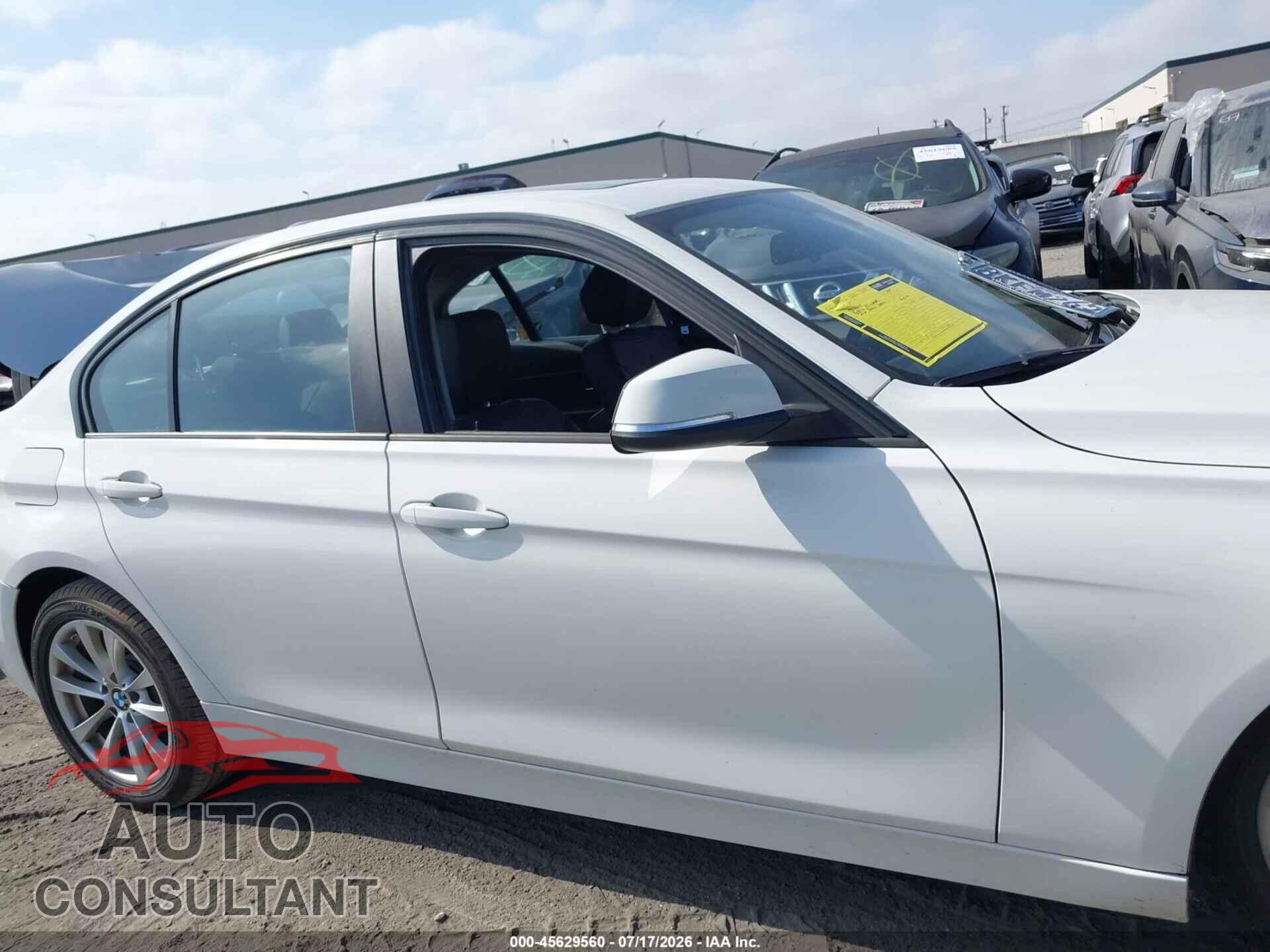 BMW 320I 2016 - WBA8E5G55GNU20284