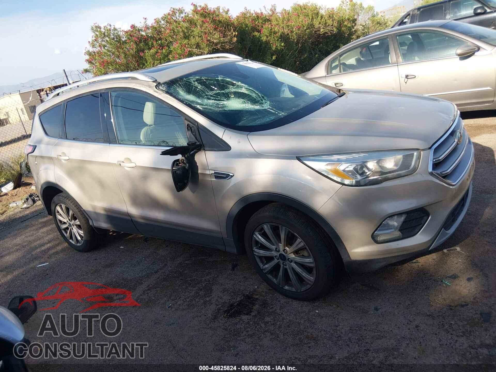FORD ESCAPE 2017 - 1FMCU9J99HUE18057