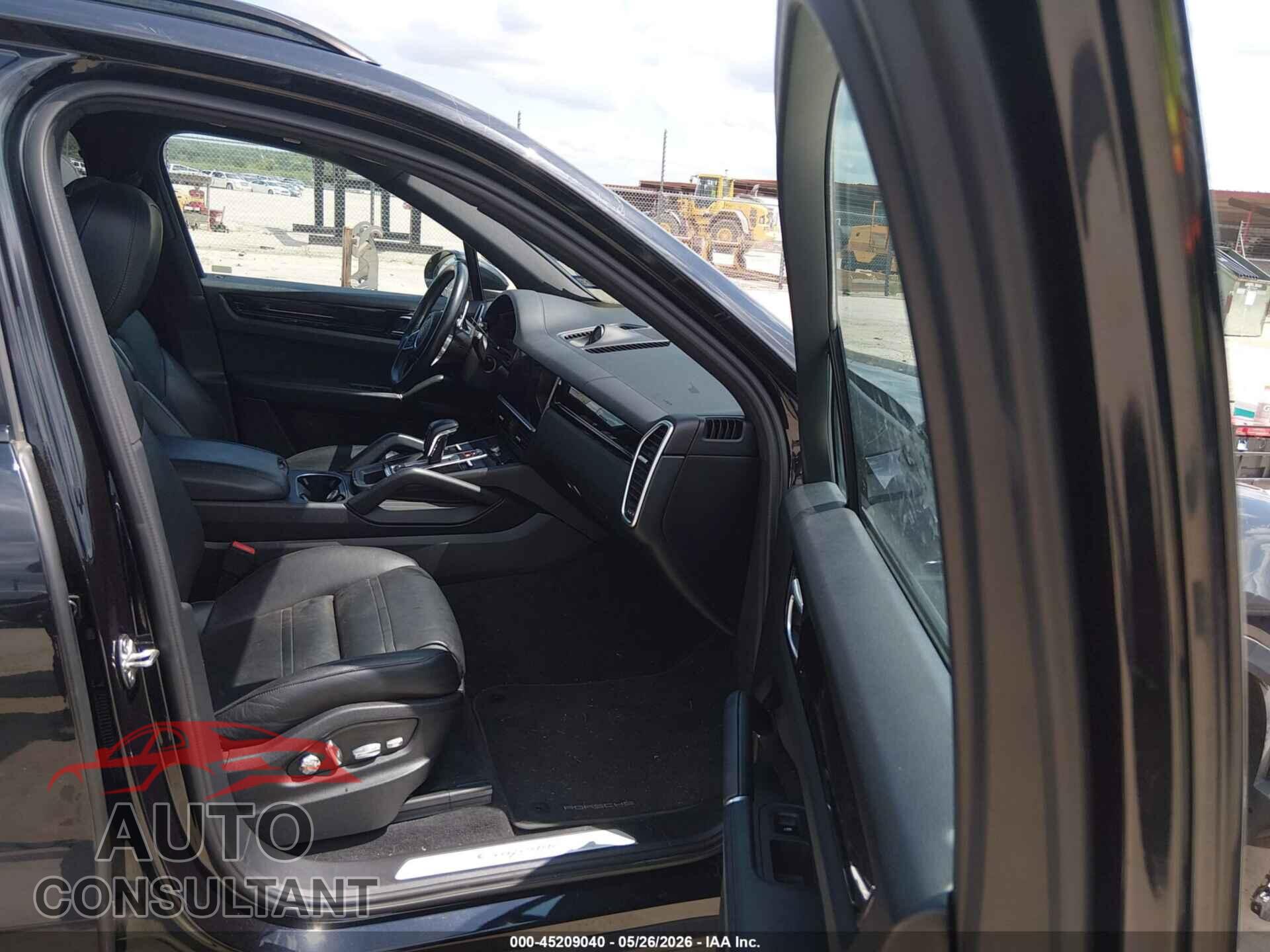 PORSCHE CAYENNE 2019 - WP1AA2AY3KDA05463