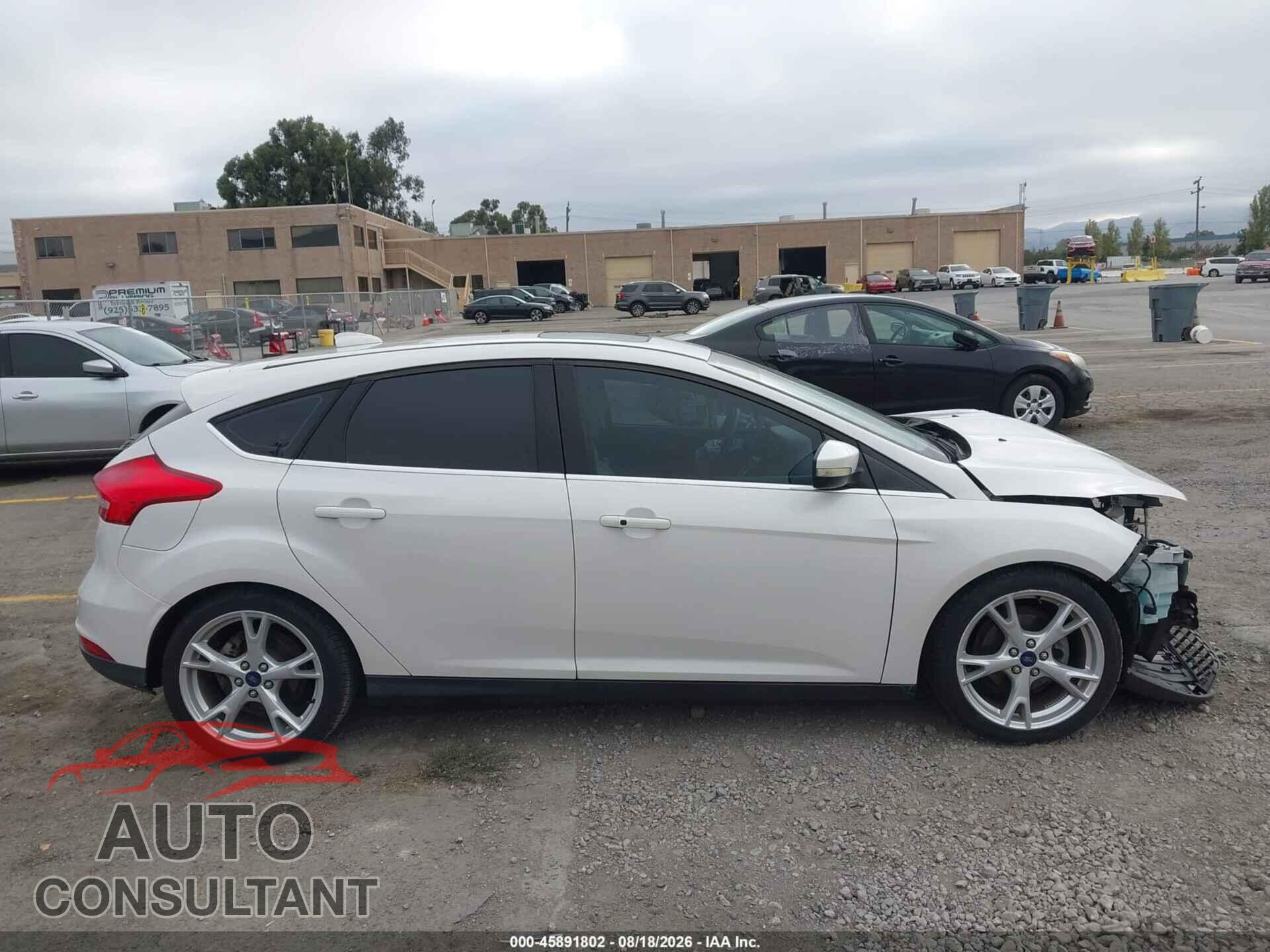 FORD FOCUS 2015 - 1FADP3N22FL341860