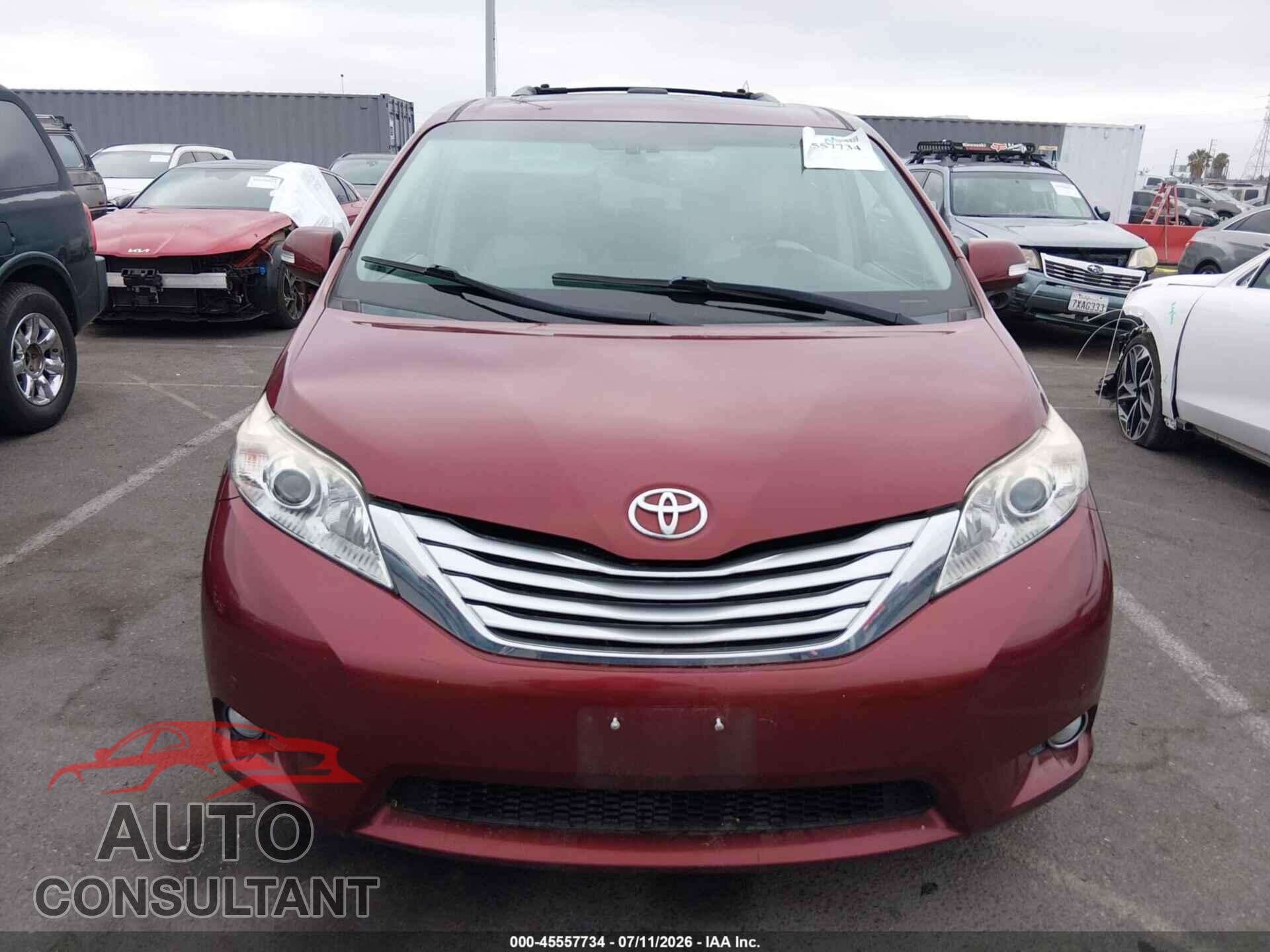 TOYOTA SIENNA 2013 - 5TDYK3DC8DS397155