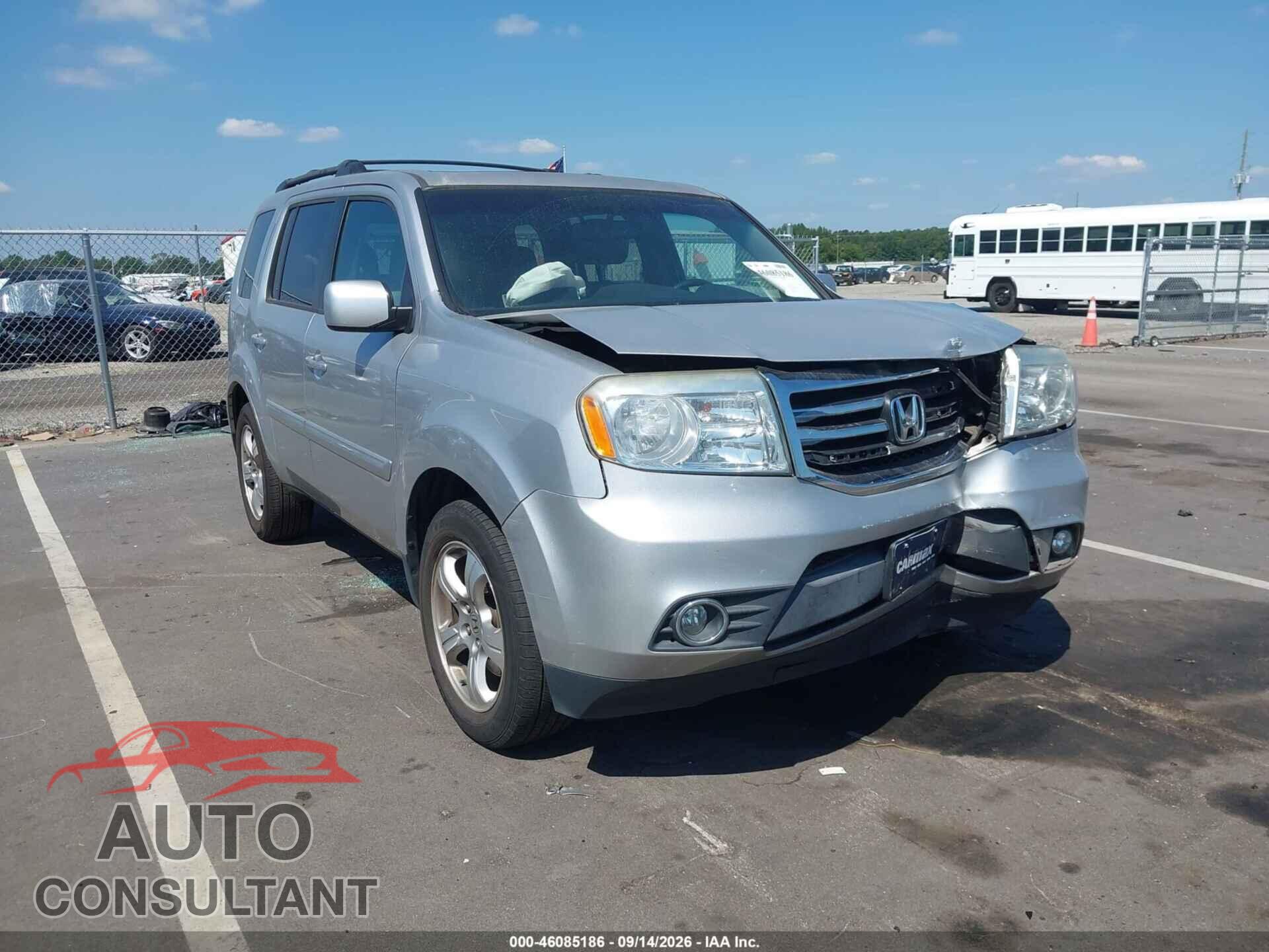 HONDA PILOT 2015 - 5FNYF3H50FB013036