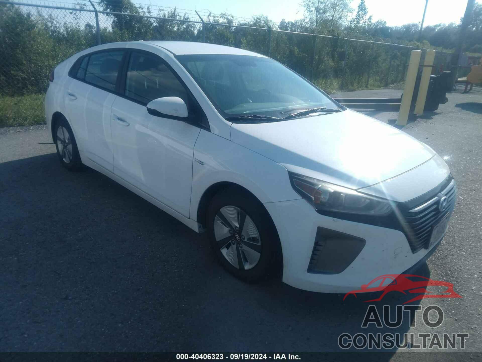 HYUNDAI IONIQ HYBRID 2018 - KMHC65LC9JU100375