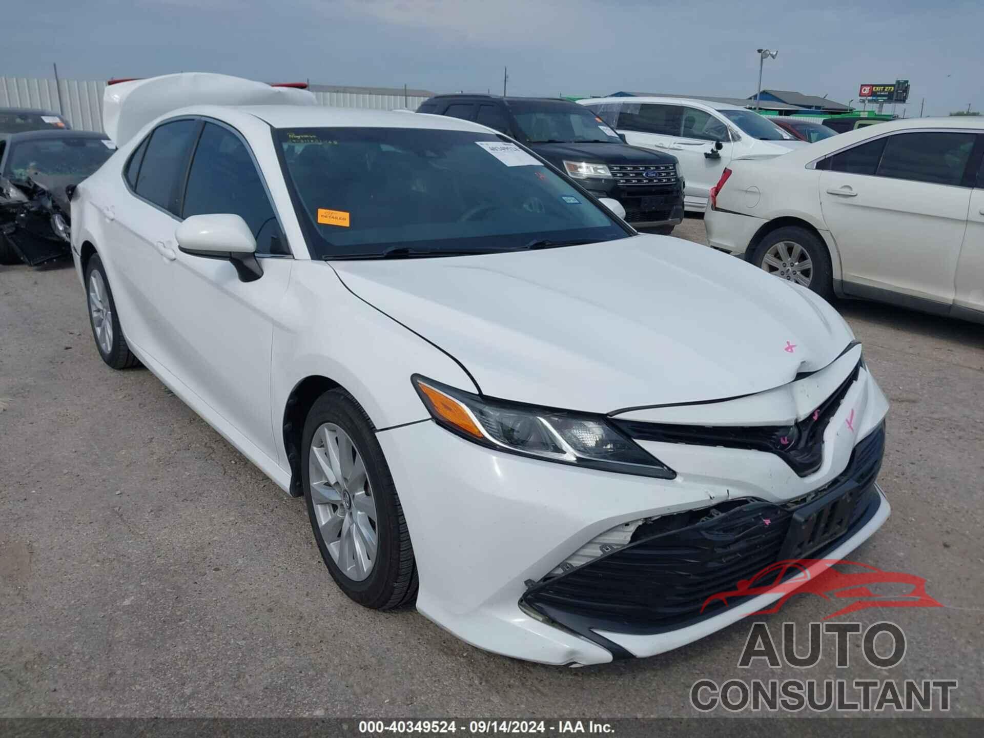 TOYOTA CAMRY 2018 - 4T1B11HK7JU080047
