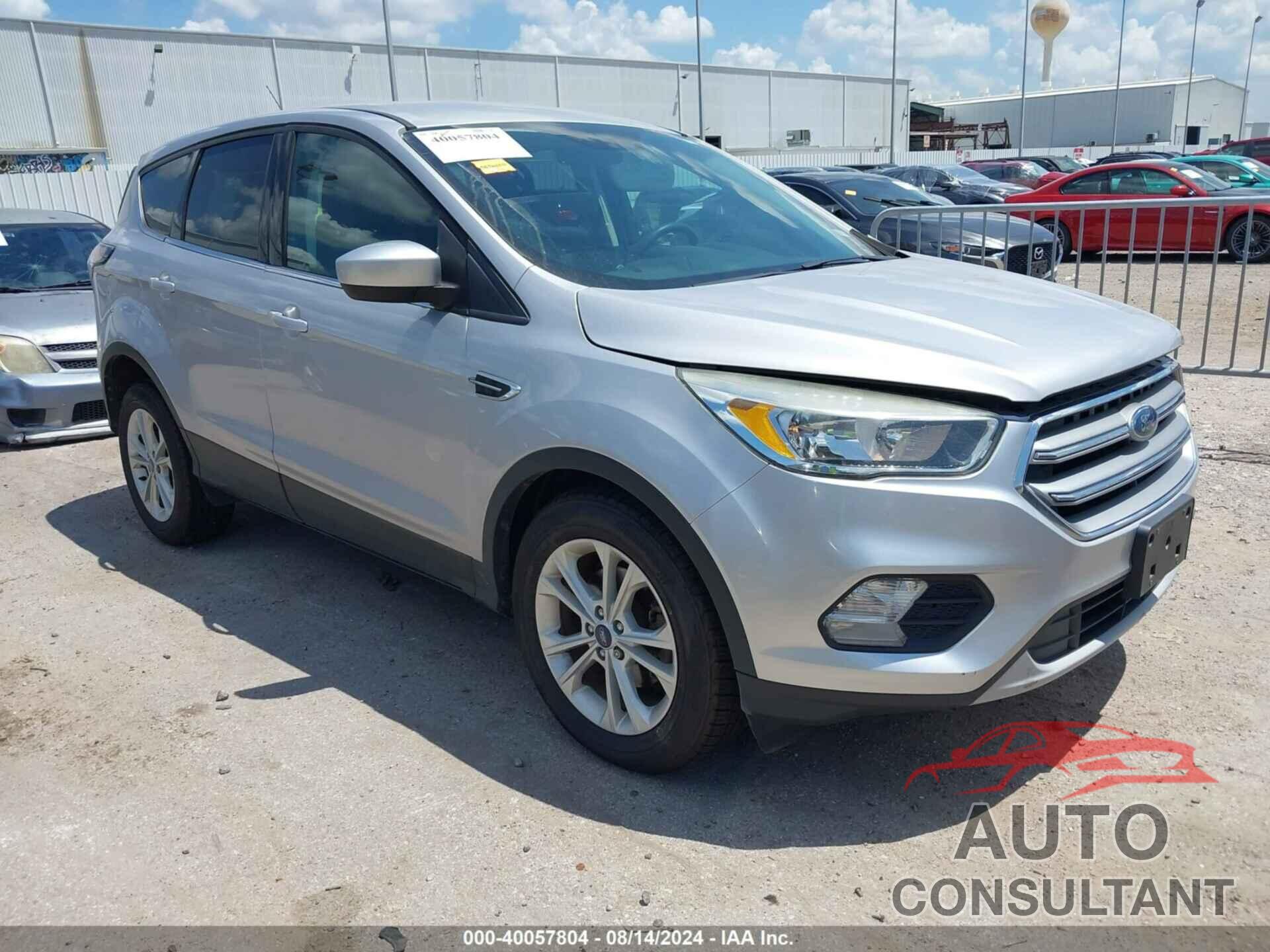 FORD ESCAPE 2017 - 1FMCU0GD1HUA22101