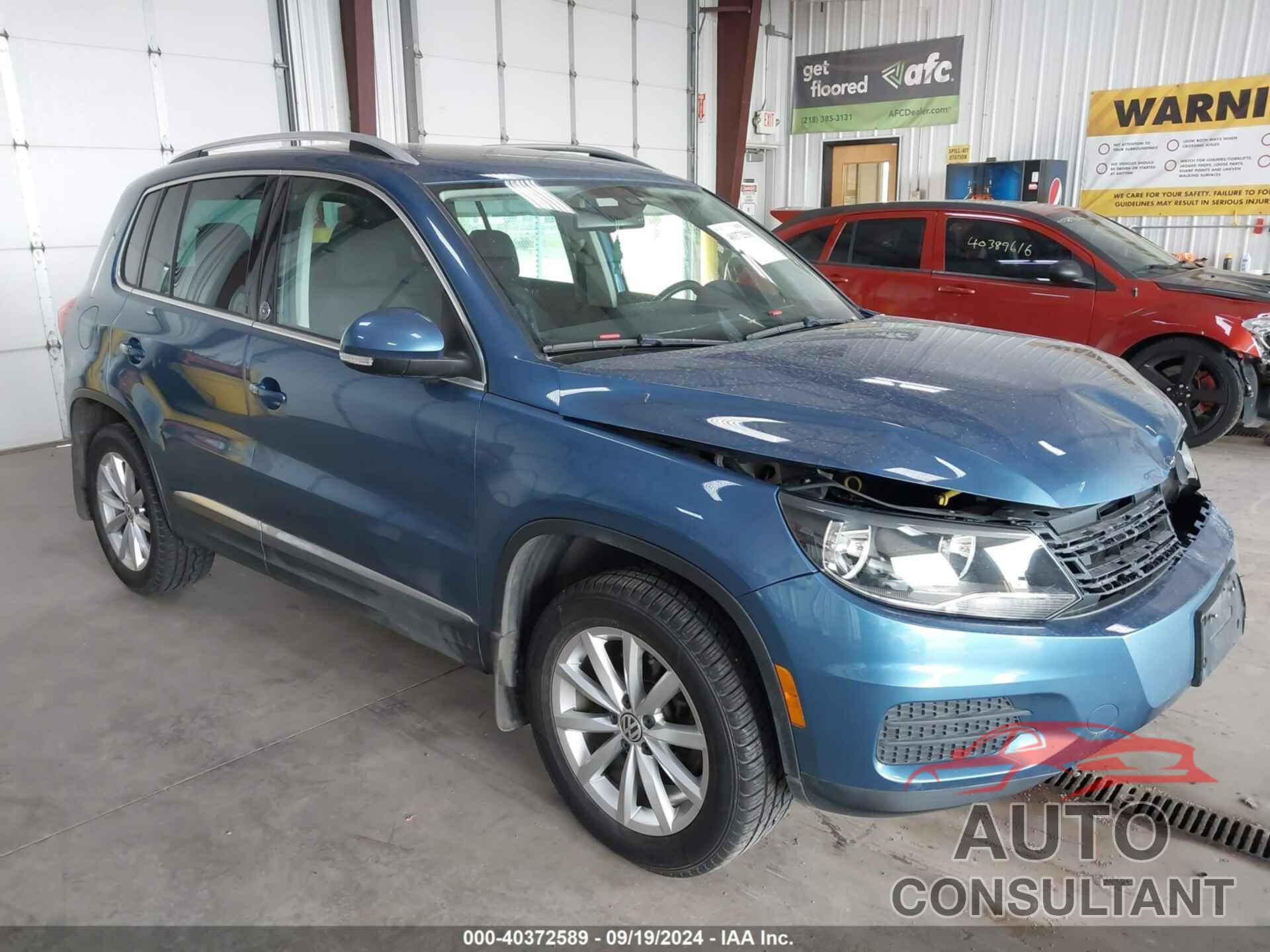 VOLKSWAGEN TIGUAN 2017 - WVGSV7AX3HW511320