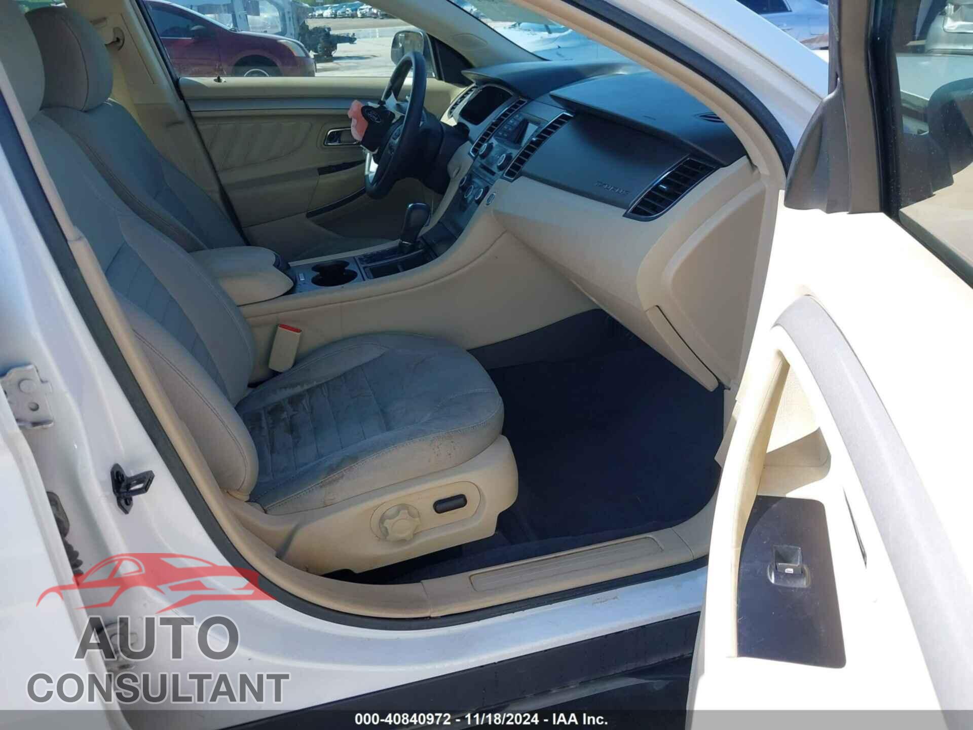 FORD TAURUS 2017 - 1FAHP2D83HG140028